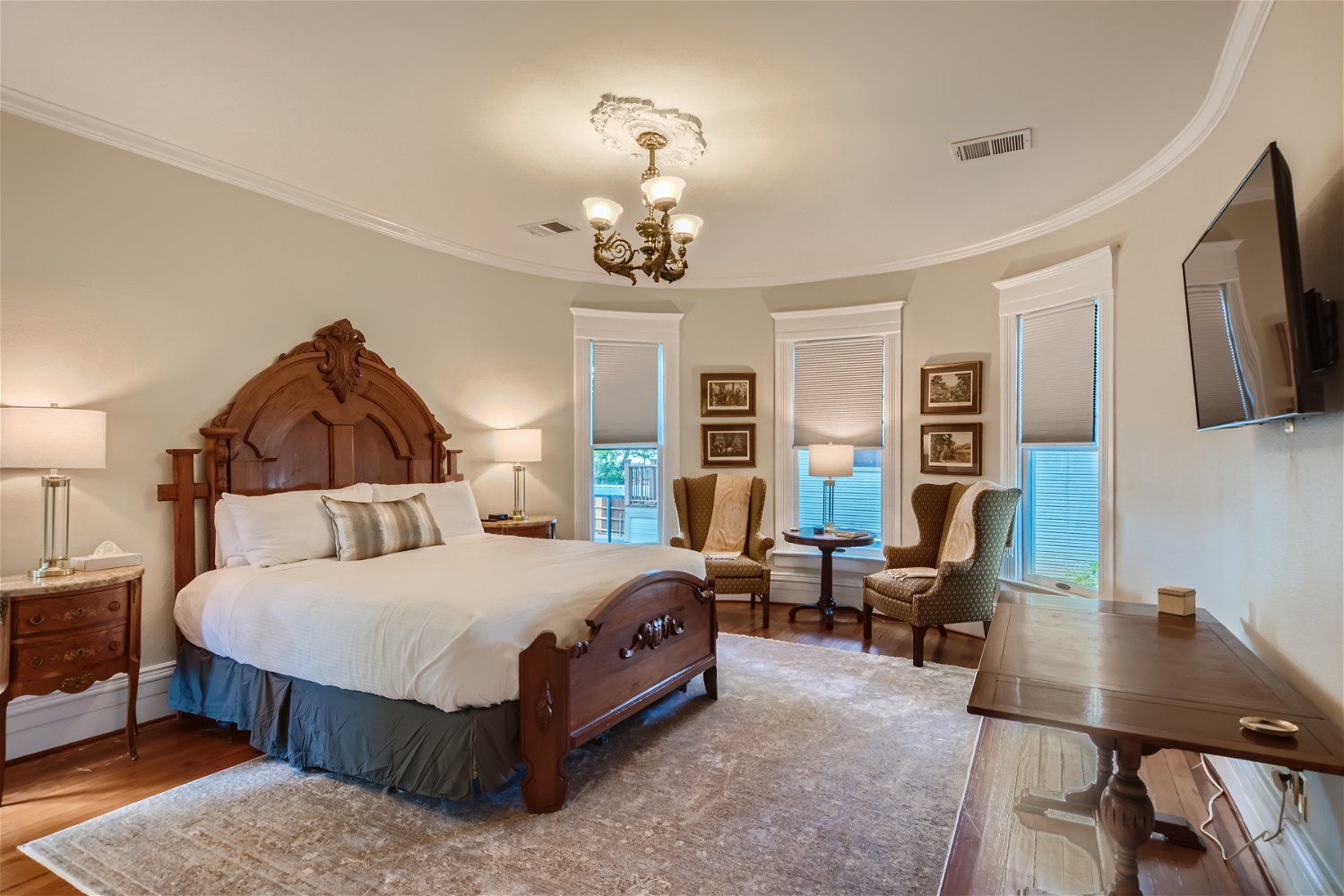  Master bedroom - Master bedroom with king sized bed