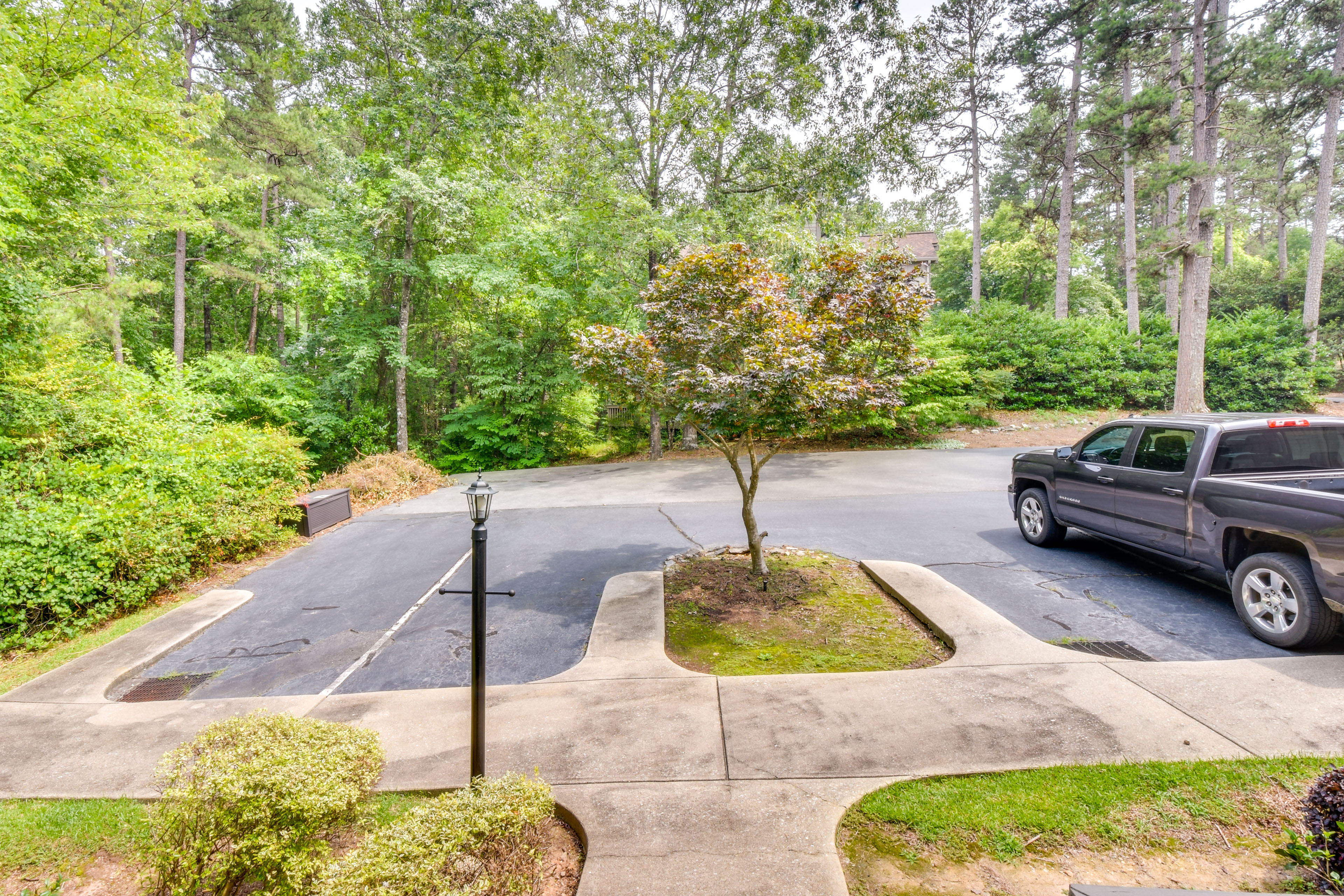 Walk to Lake Keowee: Salem Townhome w/ Deck