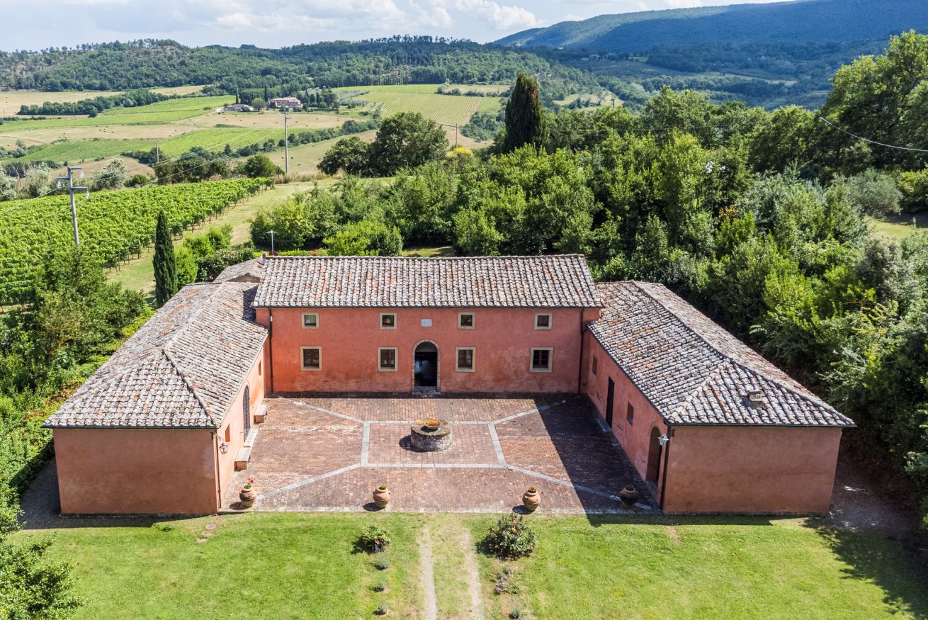 Property Image 1 - Luxury villa few steps away from Montepulciano