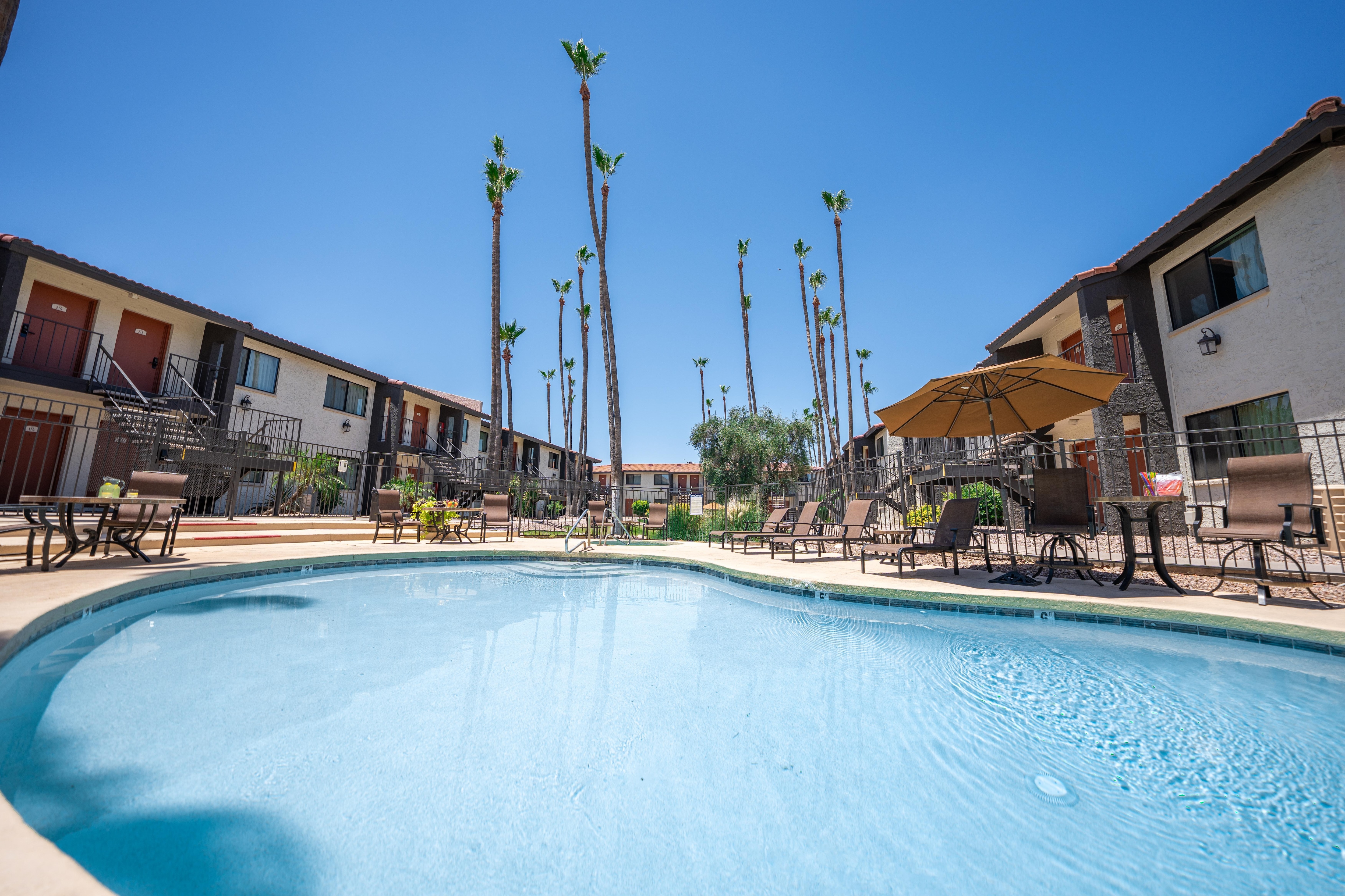 Property Image 2 - Scottsdale’s premium short term getaway, Fully furnished 1 bedroom homes, FREE Golf, cable, utilities, Wi- Property Image 2 - Scottsdale’s premium short term getaway, Fully furnished 1 bedroom homes, FREE Golf, cable, utilities, Wi-