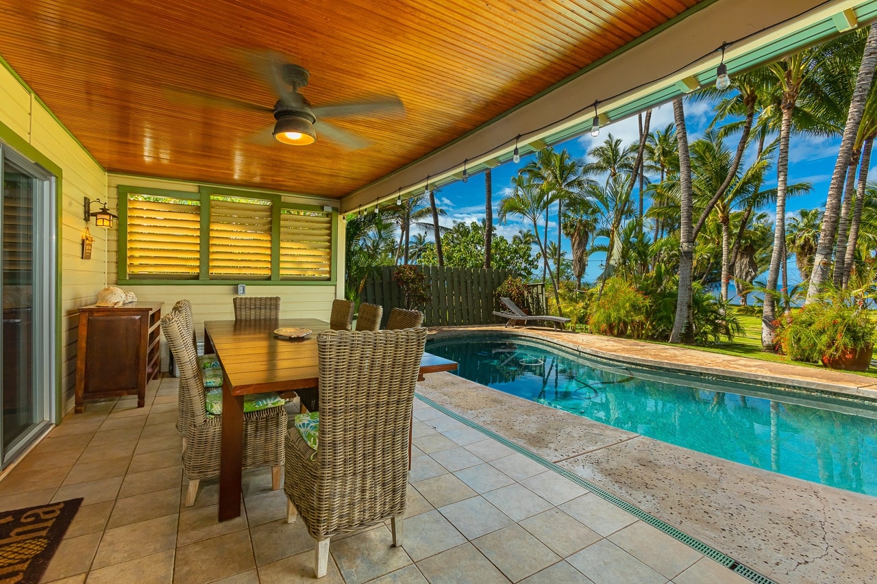 Outdoor Dining on Your Lanai with INCREDIBLE Views!