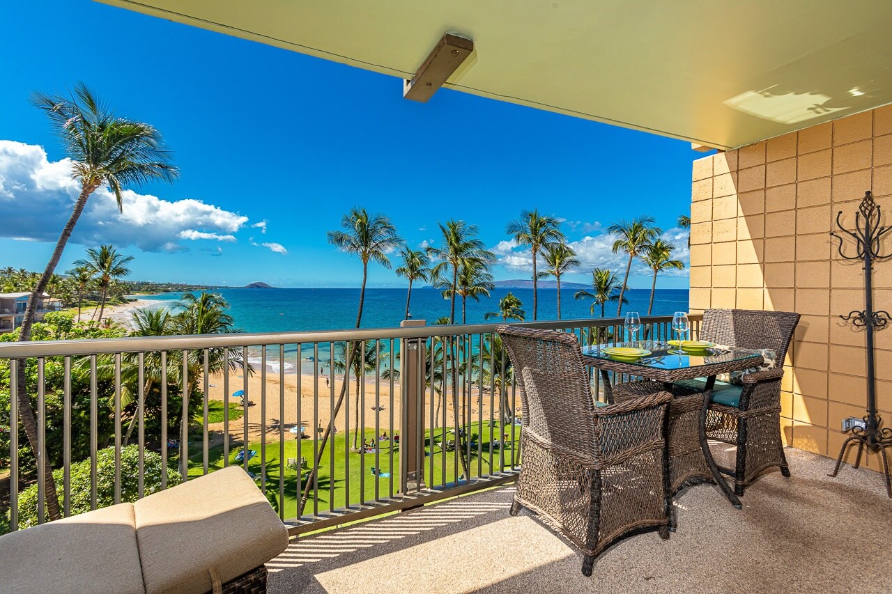 Private Lanai with Ocean Views!