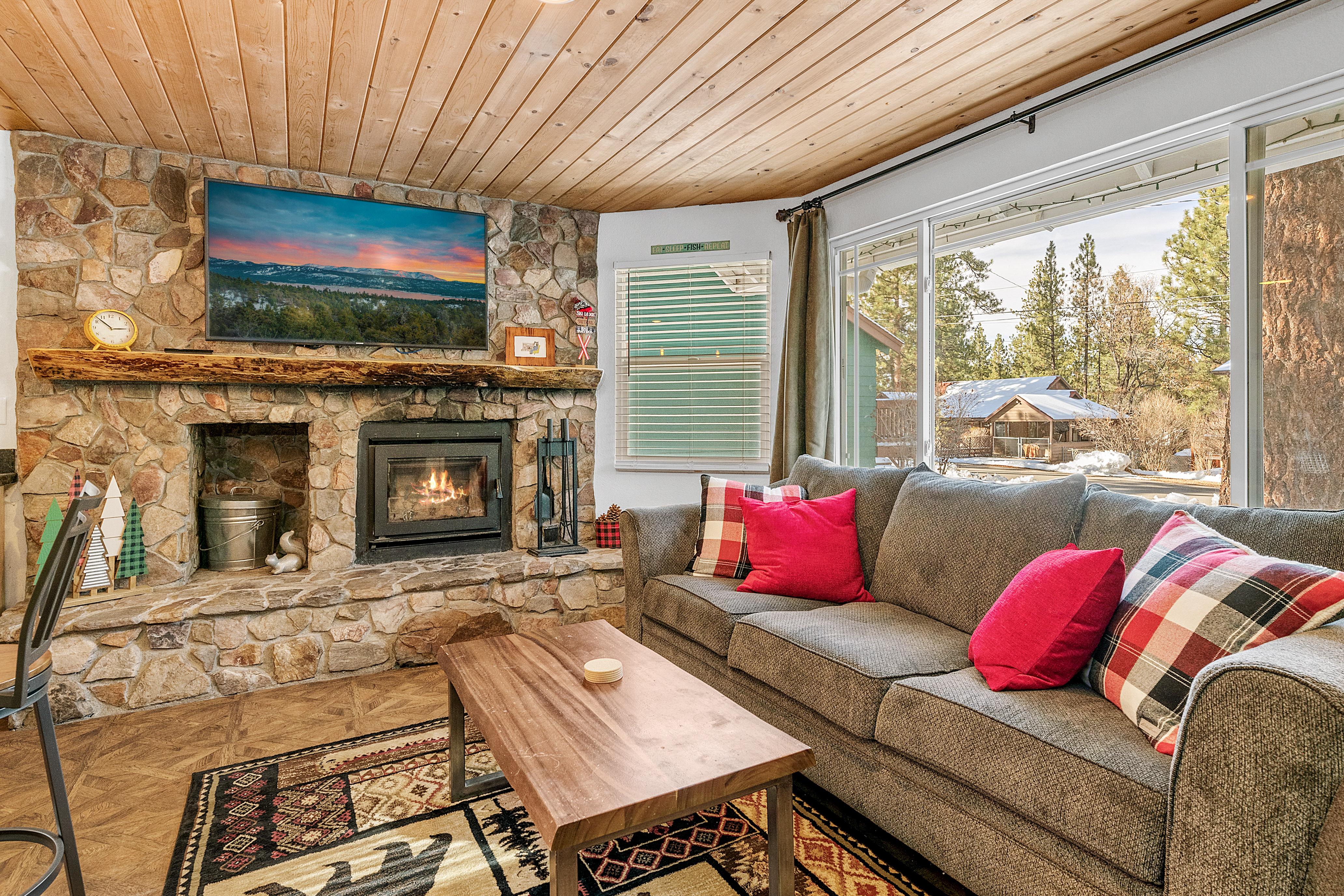 Property Image 1 - SLOPESIDE CHALET - Adorable cabin with a fire pit. NEW RENOVATIONS, adorable on the inside! Located near S