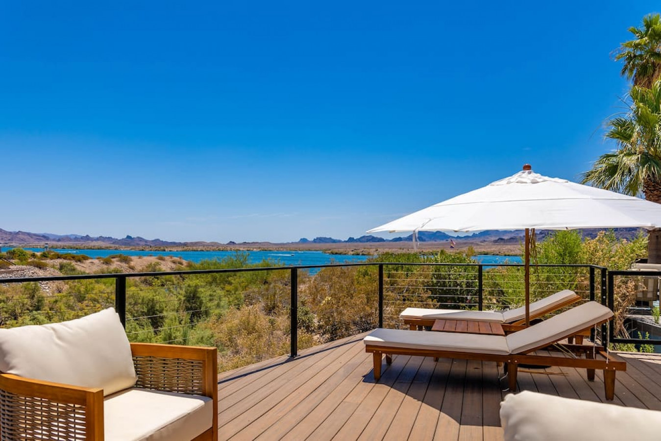 Property Image 1 - Lakeside Luxury - Sams Beachcomber | Lake Access