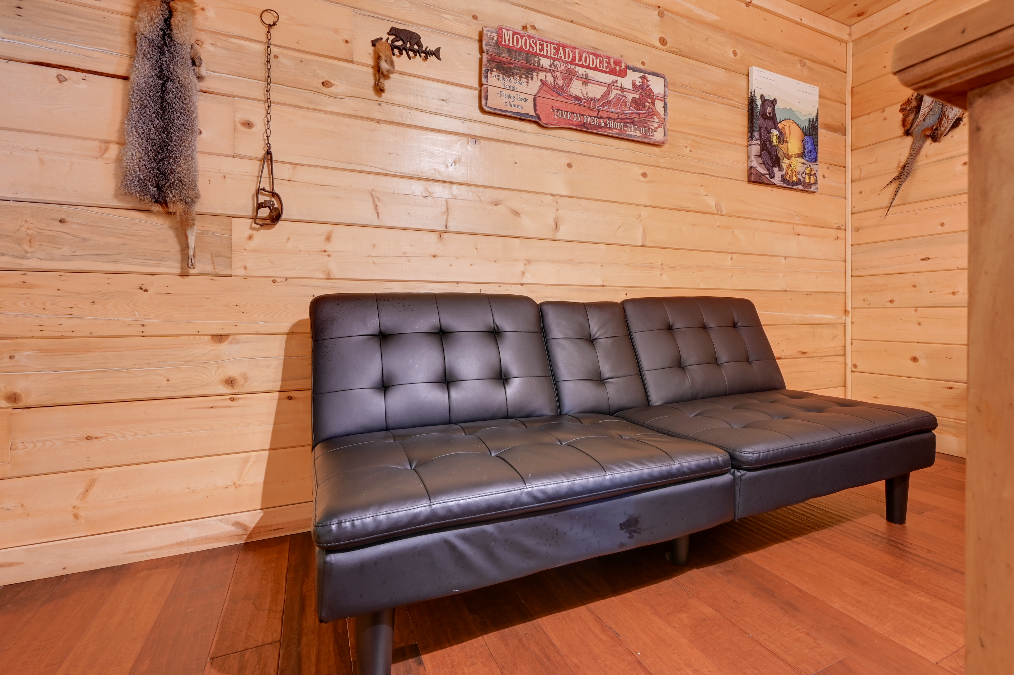 Broken Bow Cabin w/ Hot Tub & Deck - 4 Mi to Lake!