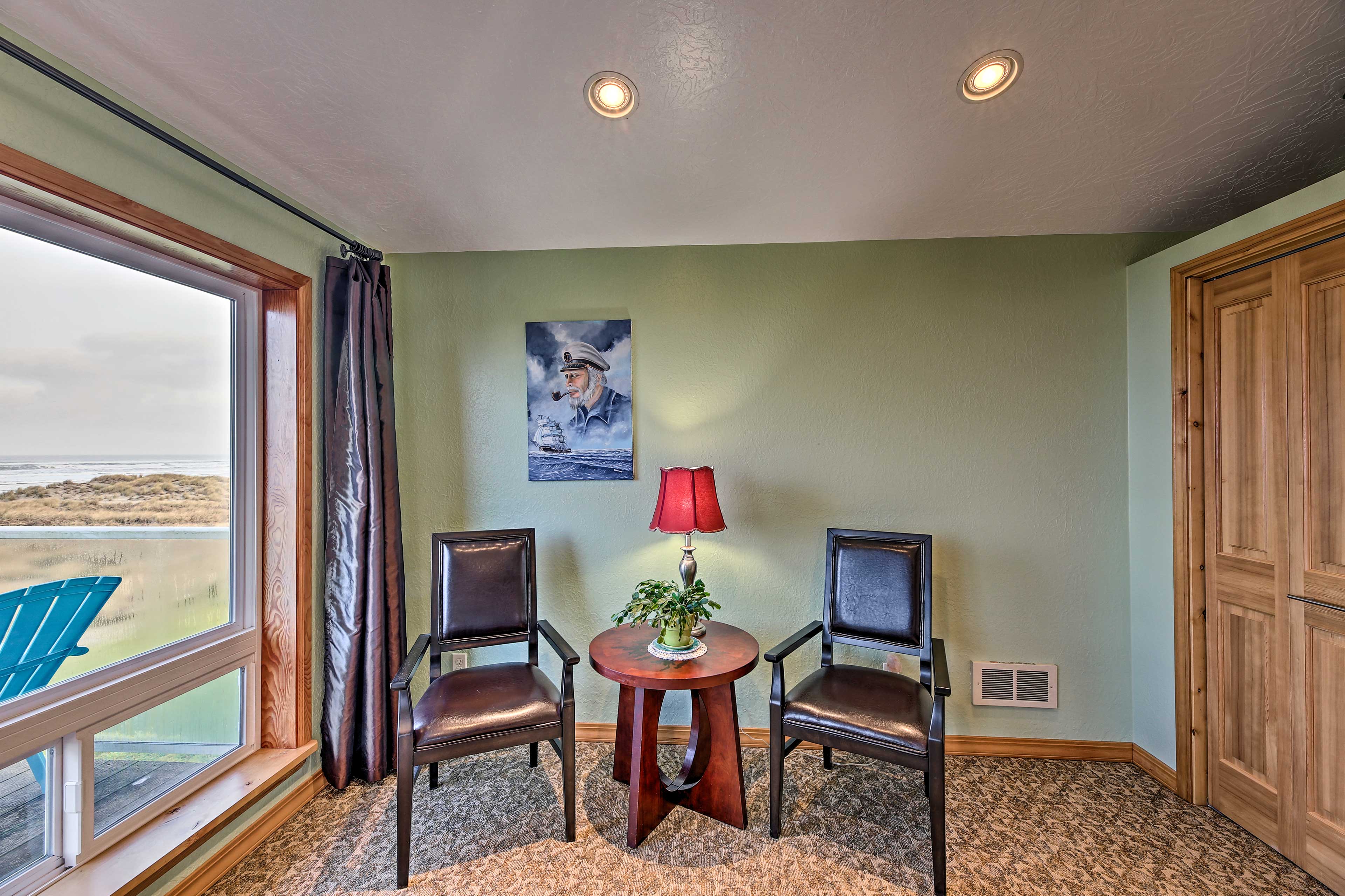 Sanderling Sea Cottages, Unit 9 with Ocean Views!