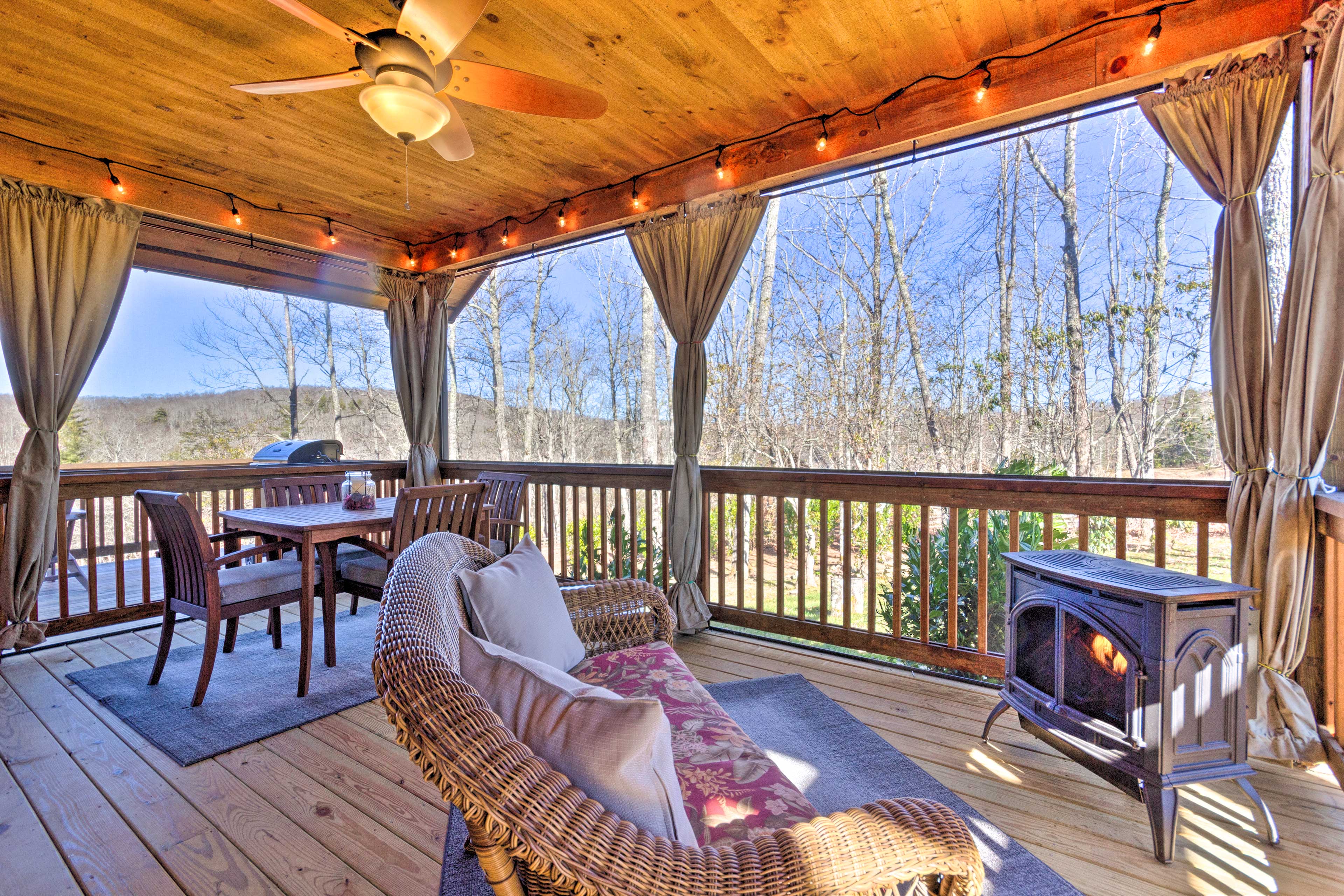 Property Image 1 - Modern Cabin w/ Deck, Grill & Chinquapin Amenities