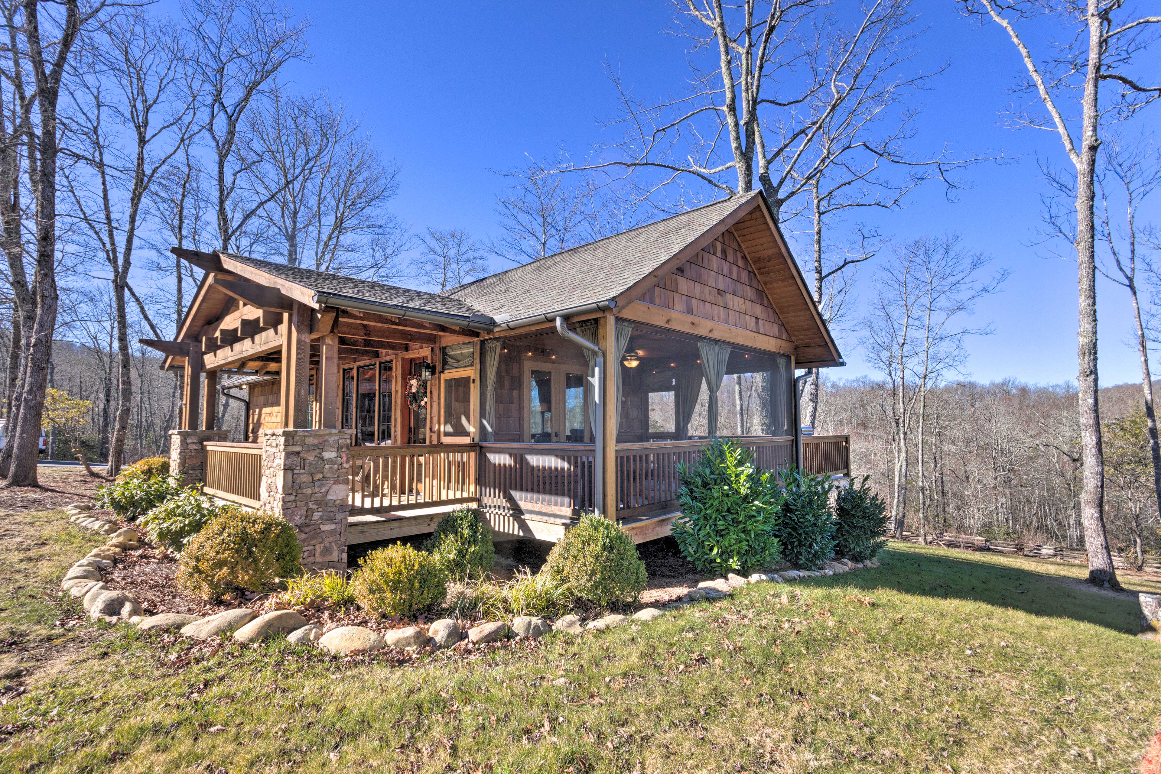 Property Image 2 - Modern Cabin w/ Deck, Grill & Chinquapin Amenities