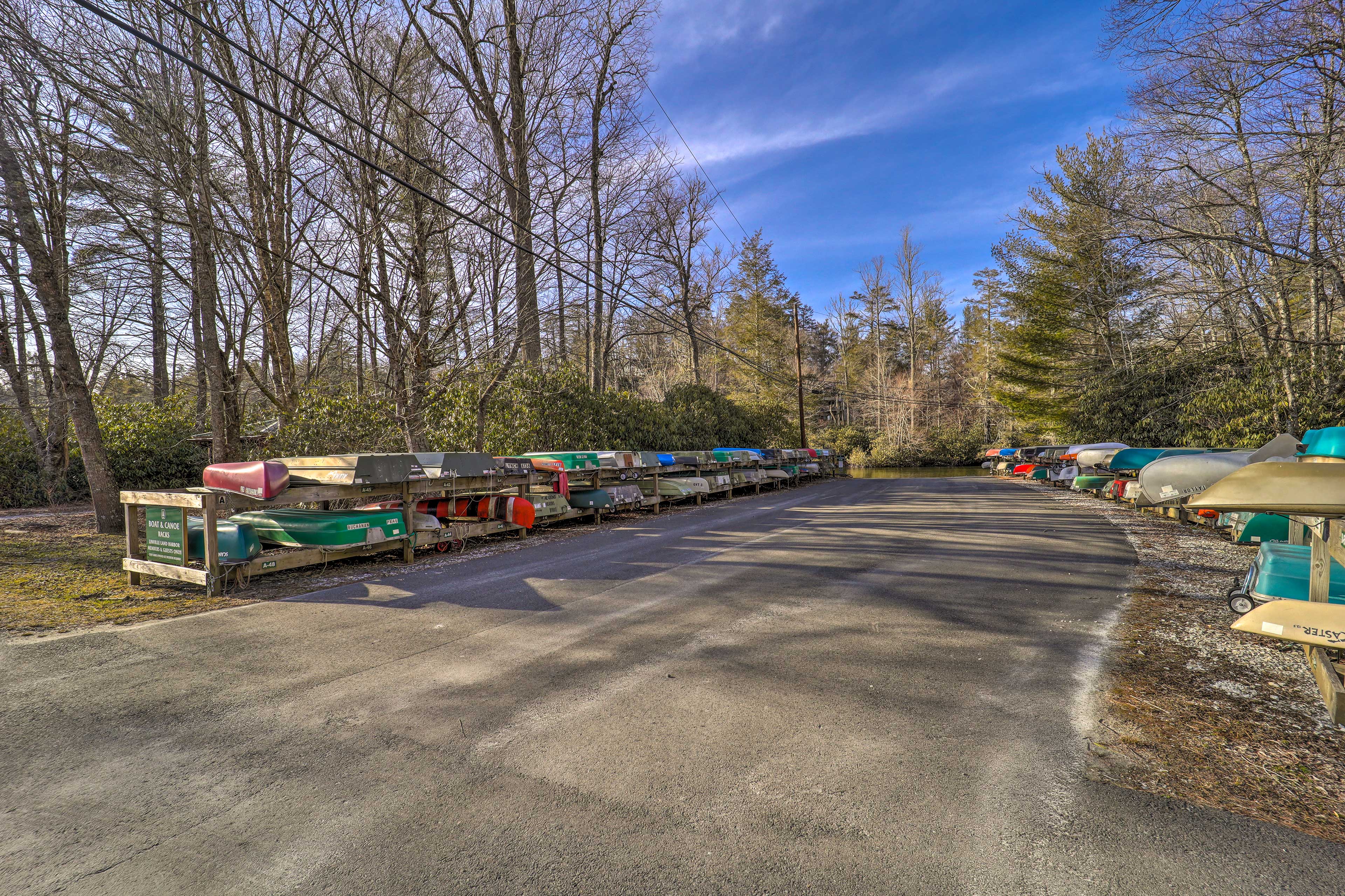 10 Mi to Sugar Mountain: Cozy Newland Cabin!