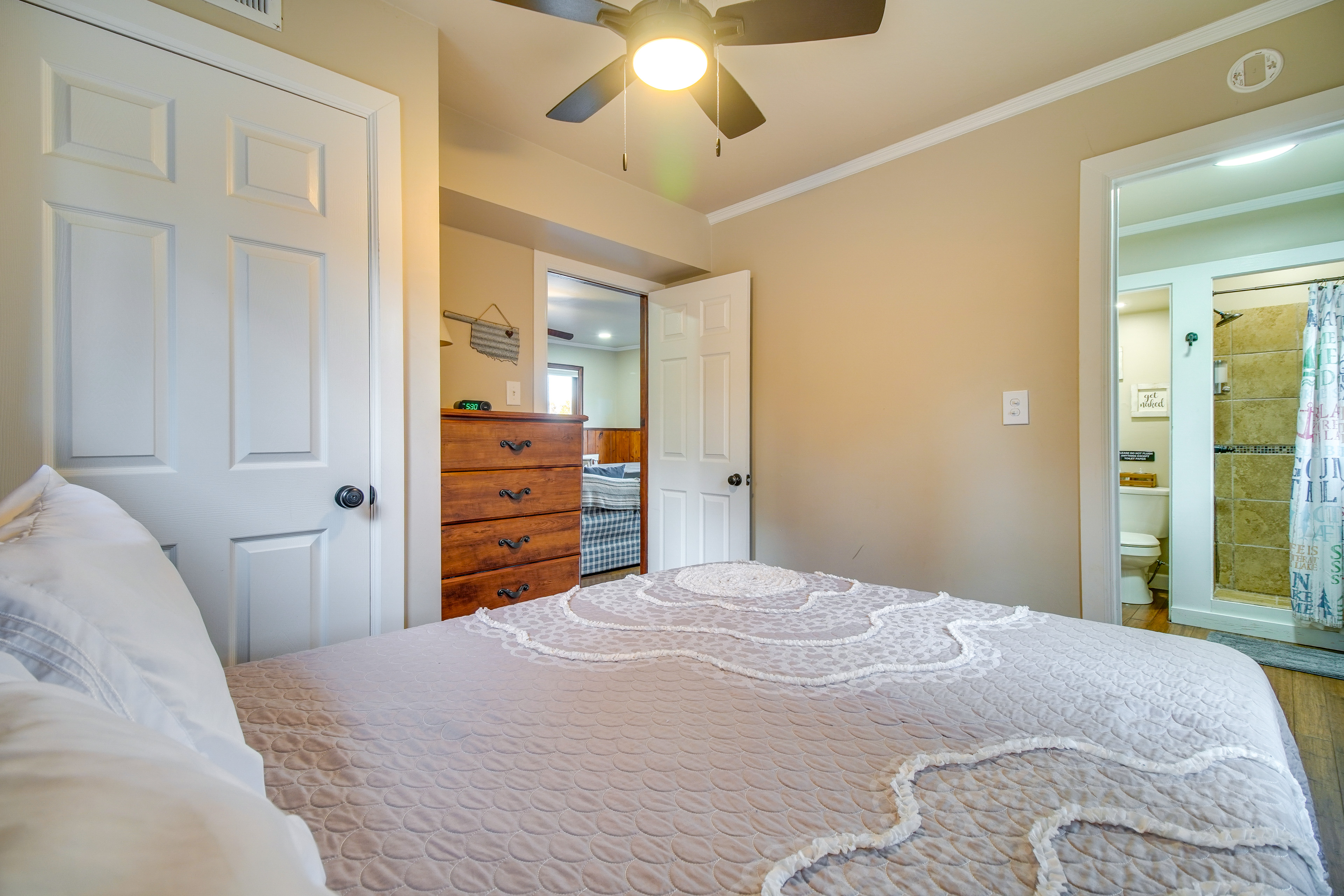 Lakefront Eucha Escape w/ Views & Boat Slip!