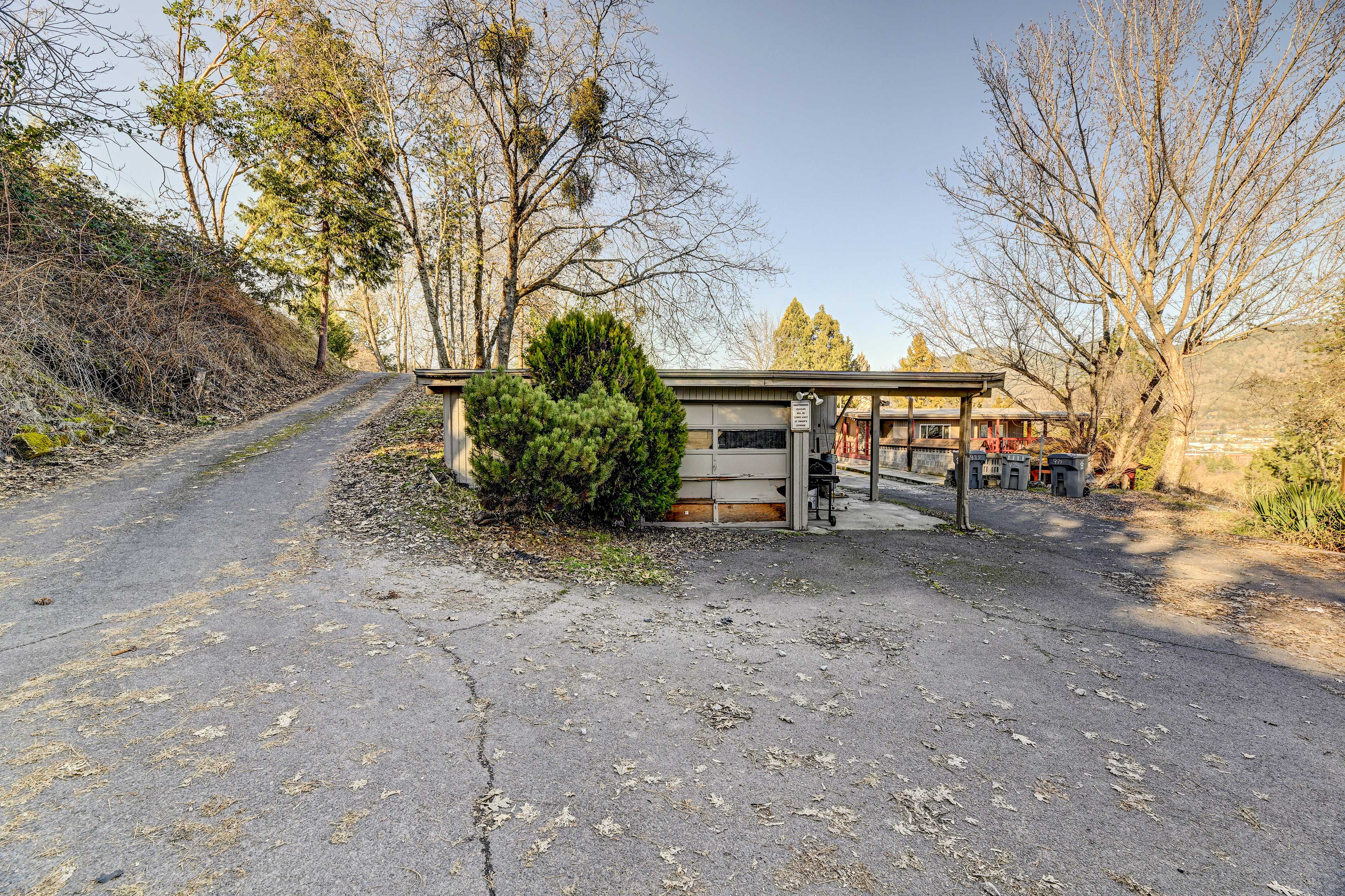 Property Image 1 - Pet-Friendly Grants Pass Home w/ Hot Tub!