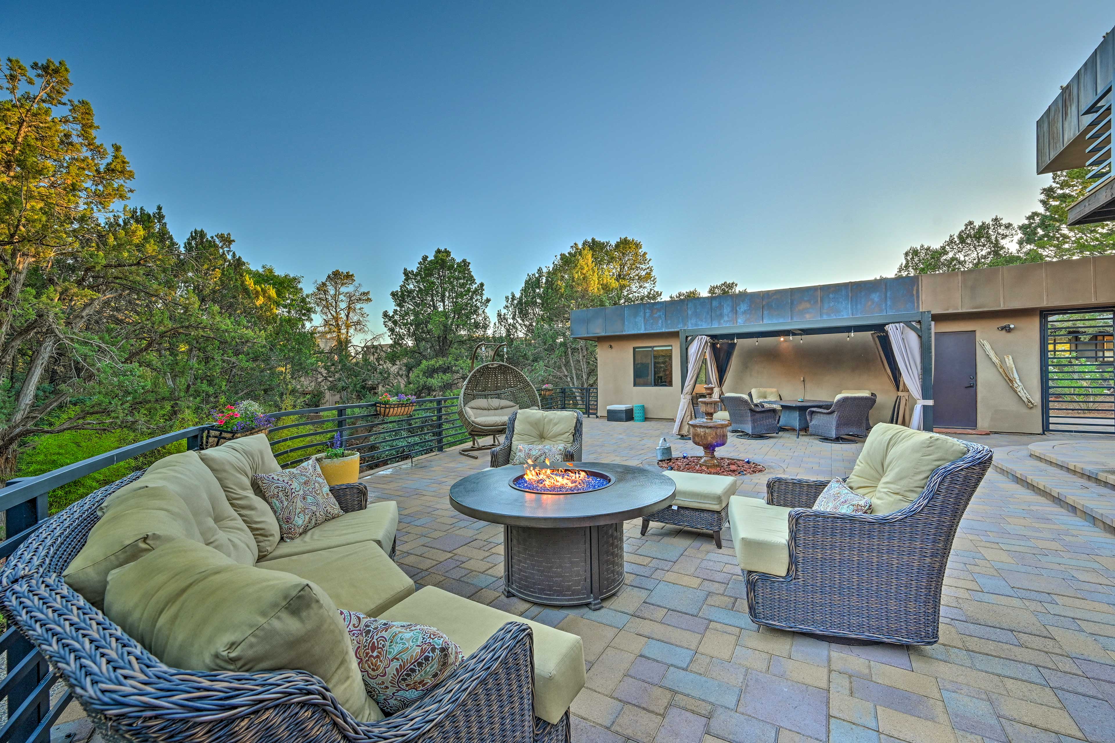 Property Image 2 - Stunning Sedona Home w/ Red Rock Views & Fire Pit!