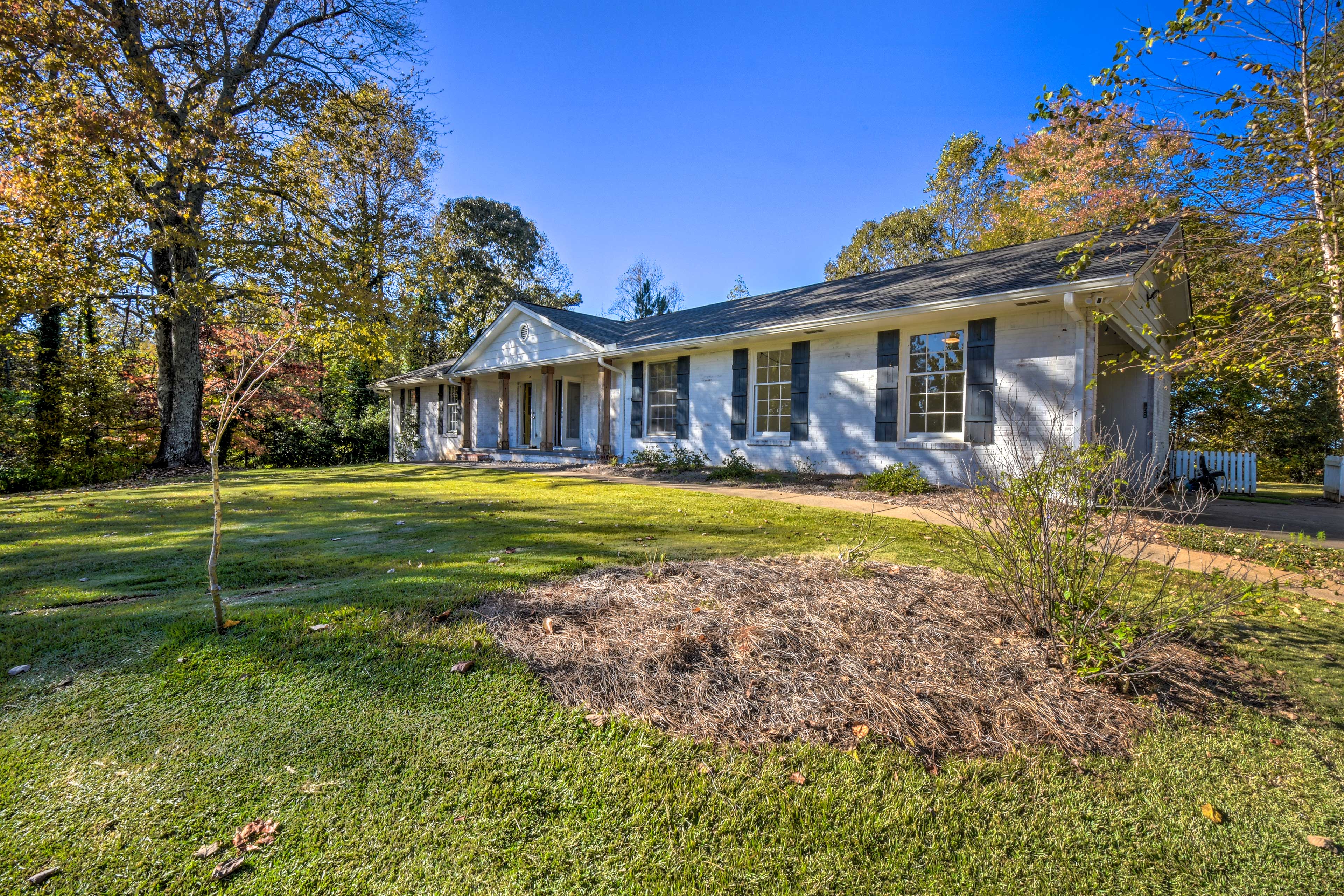 Property Image 1 - Mod ’Stable House’ on 10 Acres, Walk to Lake!