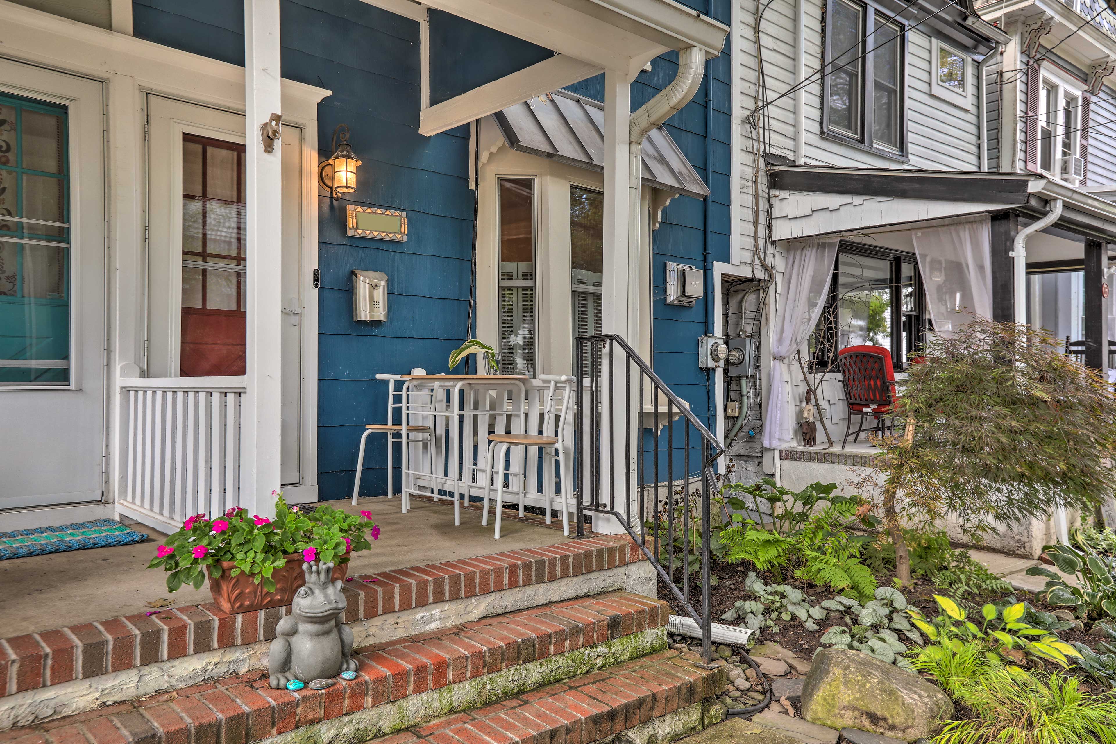 Charming Lambertville Retreat - 1 Mi to River!