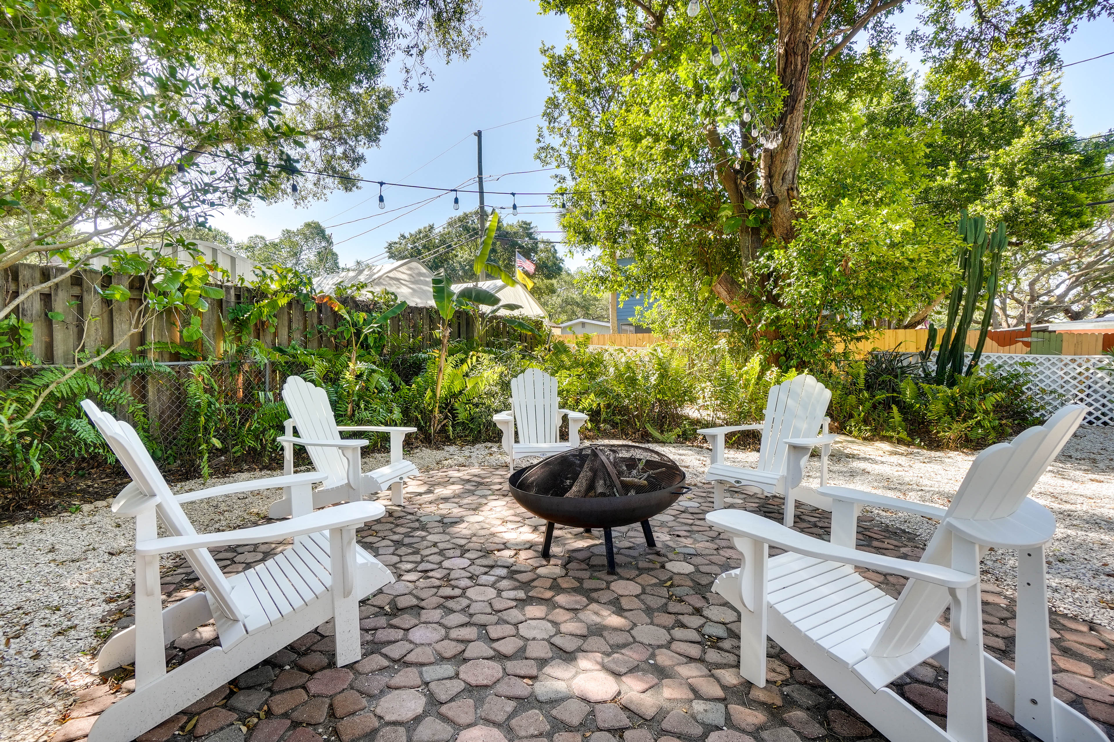 Property Image 2 - Dreamy Palm Harbor Cottage, Steps to Crystal Beach