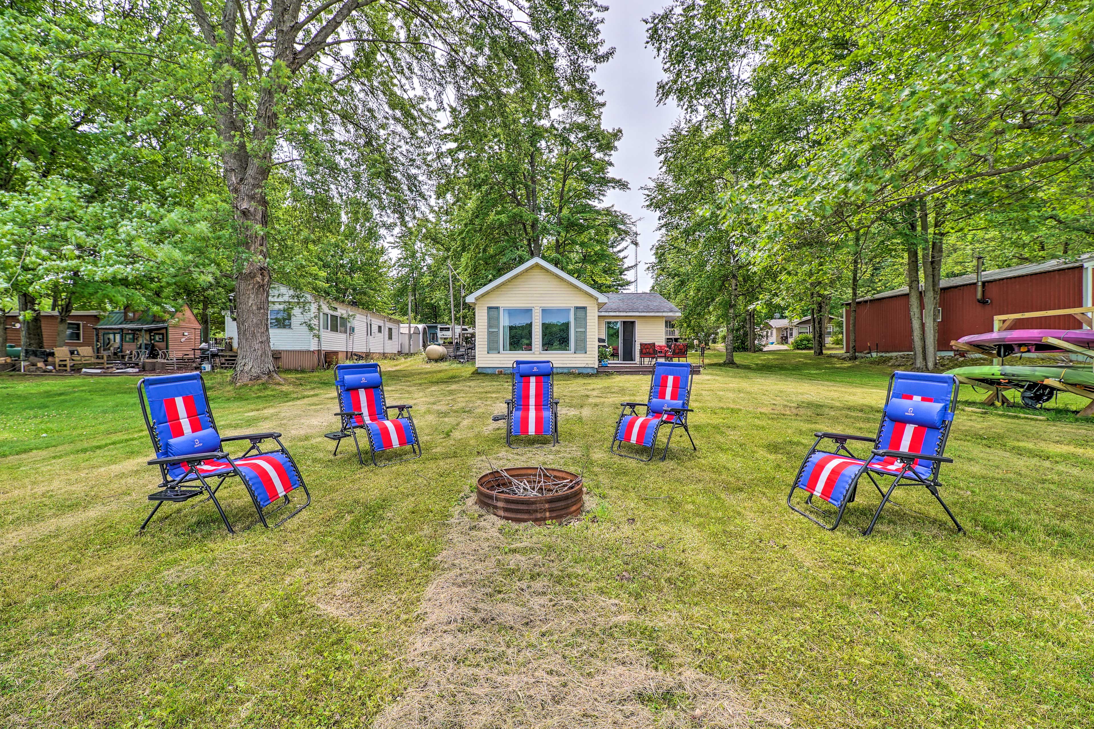 Property Image 2 - Cottage on Tubbs Lake w/ Kayaks, Grill & Fire Pit!