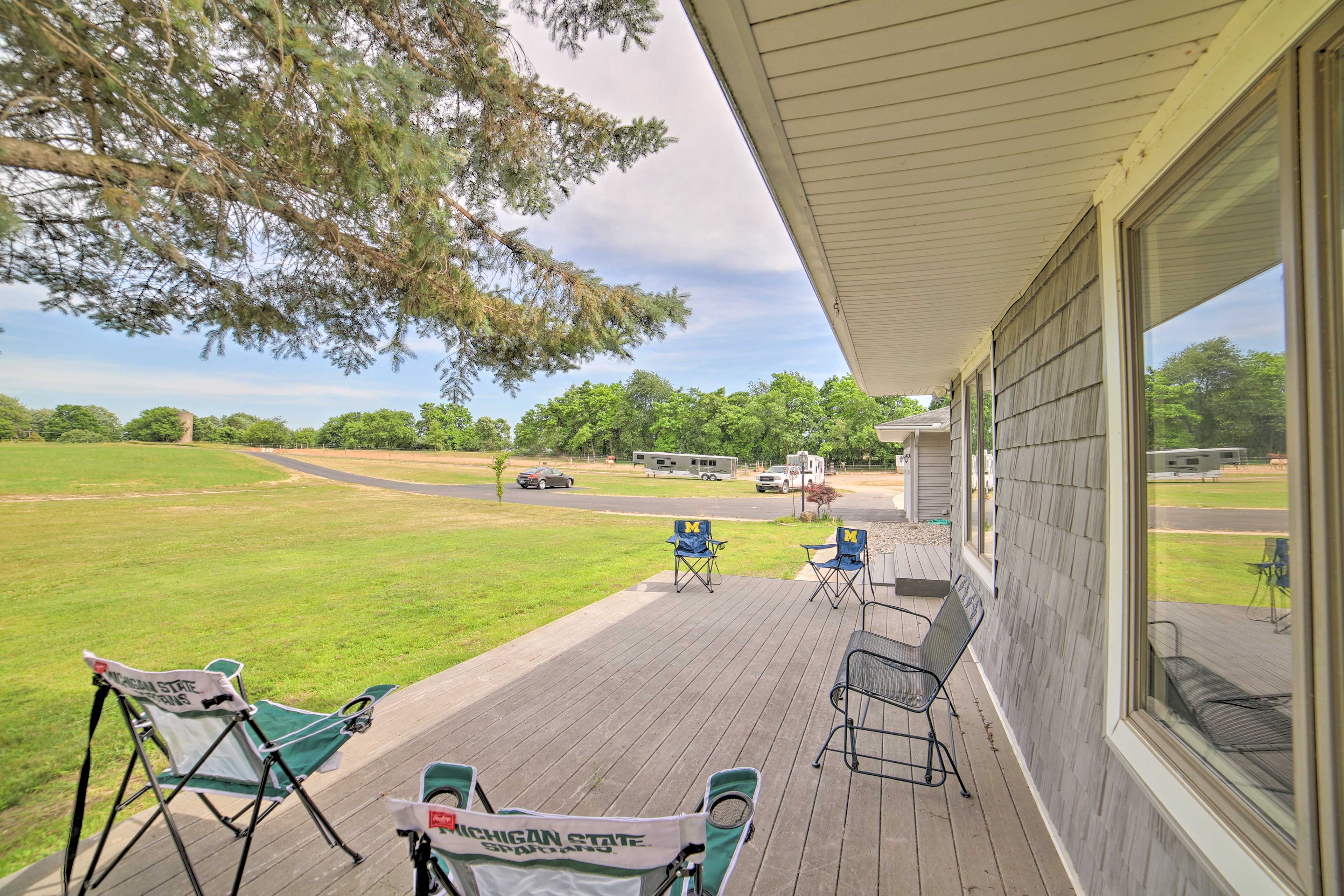 Property Image 2 - Spacious Grass Lake Getaway Near Boat Launch!