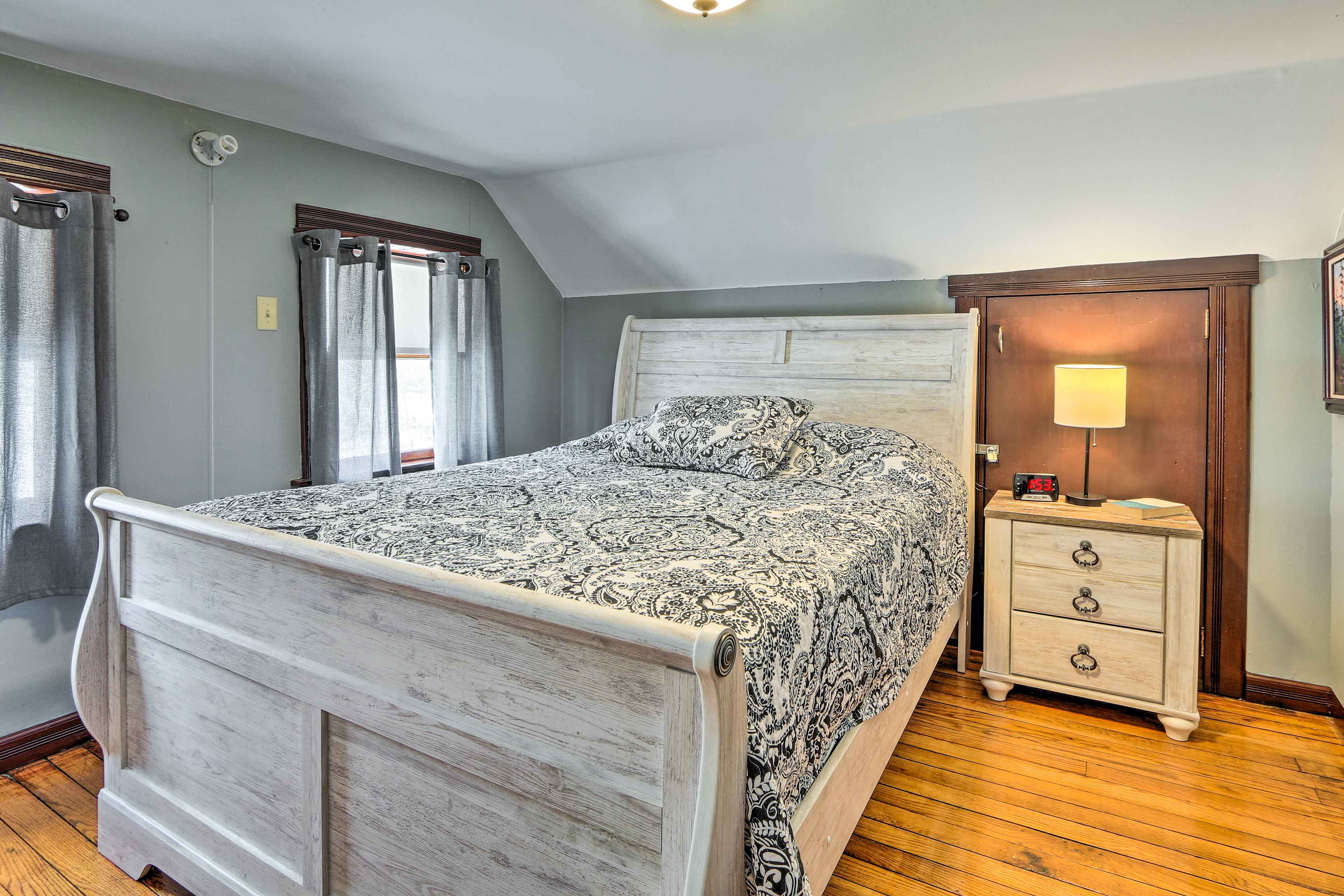 Hilltop Home w/ Grill, In Wayne Nat'l Forest