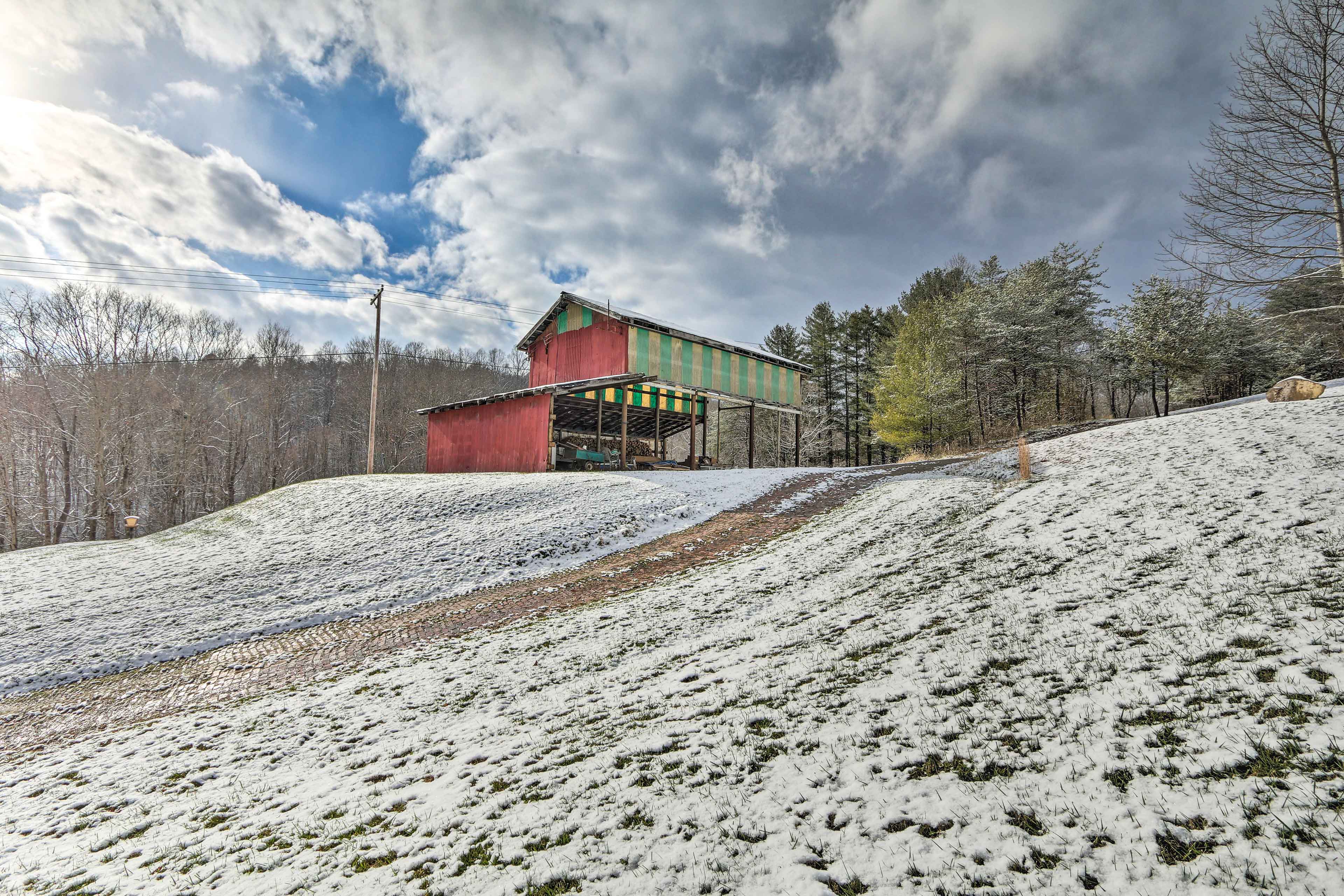 Property Image 2 - Hilltop Home w/ Grill, In Wayne Nat’l Forest