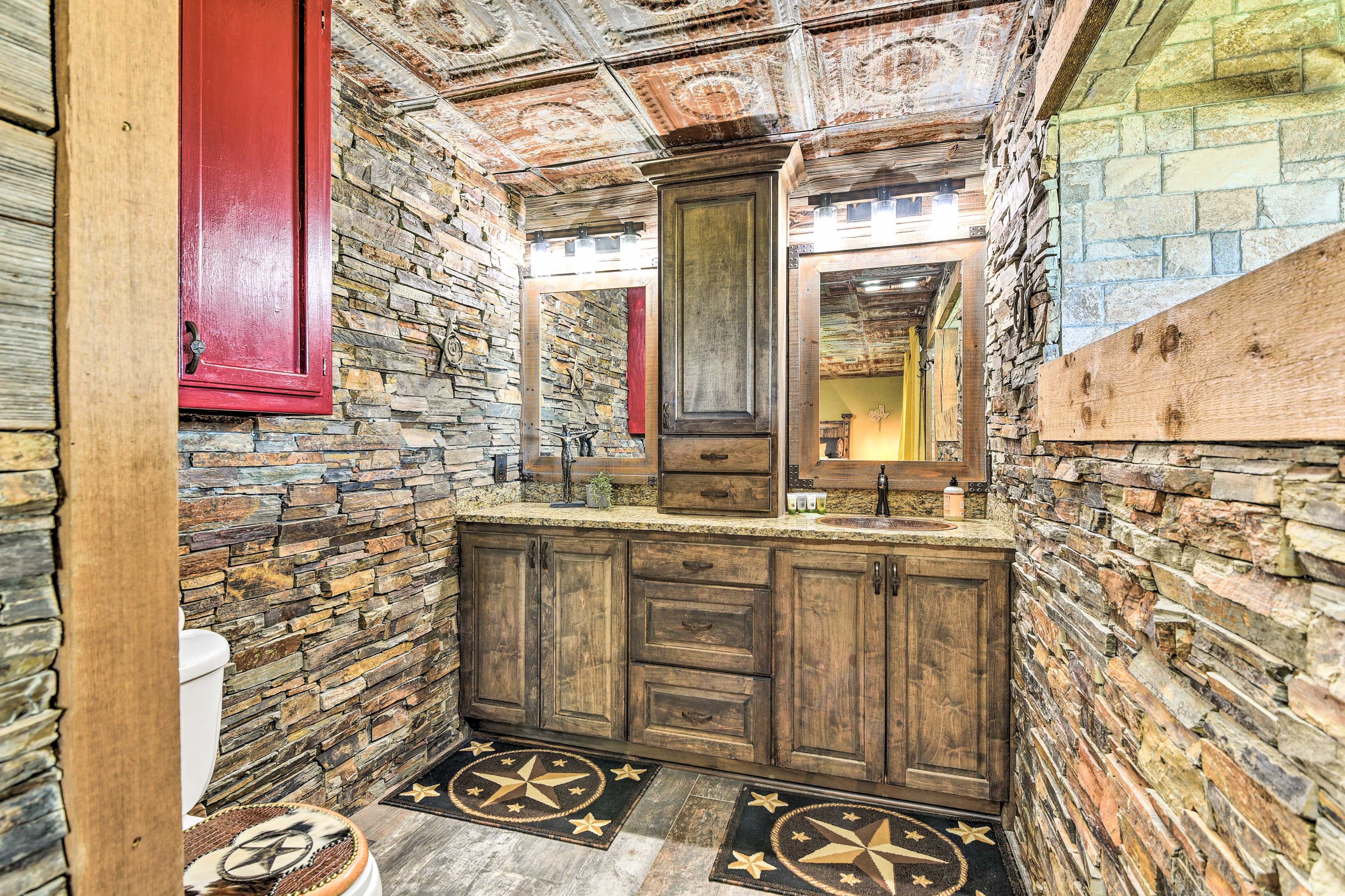 2 Home Retreat on 29 Acres: ‘Sunset Ranch’