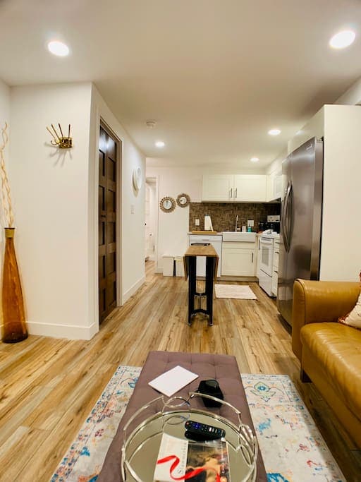 Phinneywood Hideaway - Zoo meets Lake