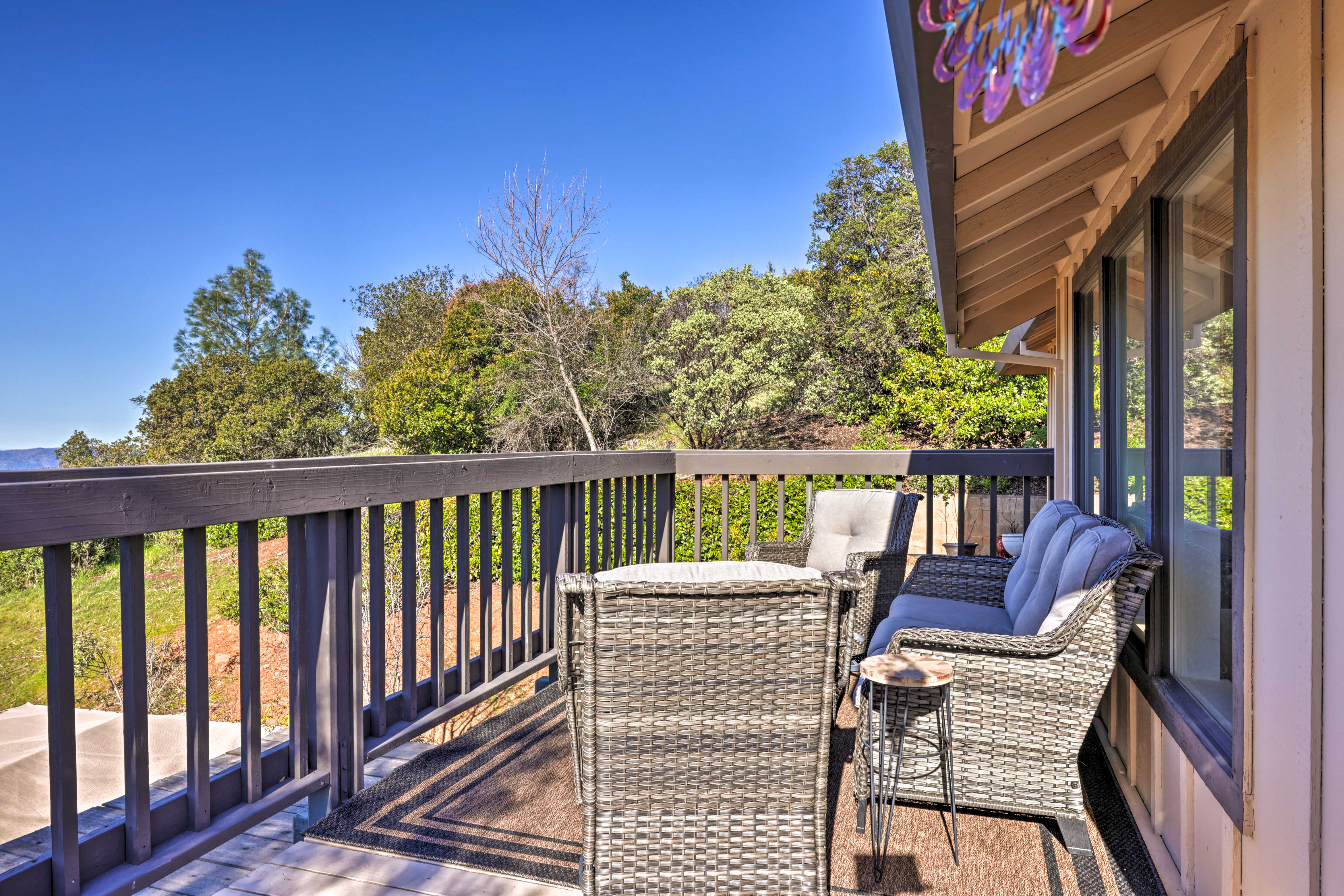 Property Image 1 - Sonora Hideaway: Garden, Balcony, & Scenic View!