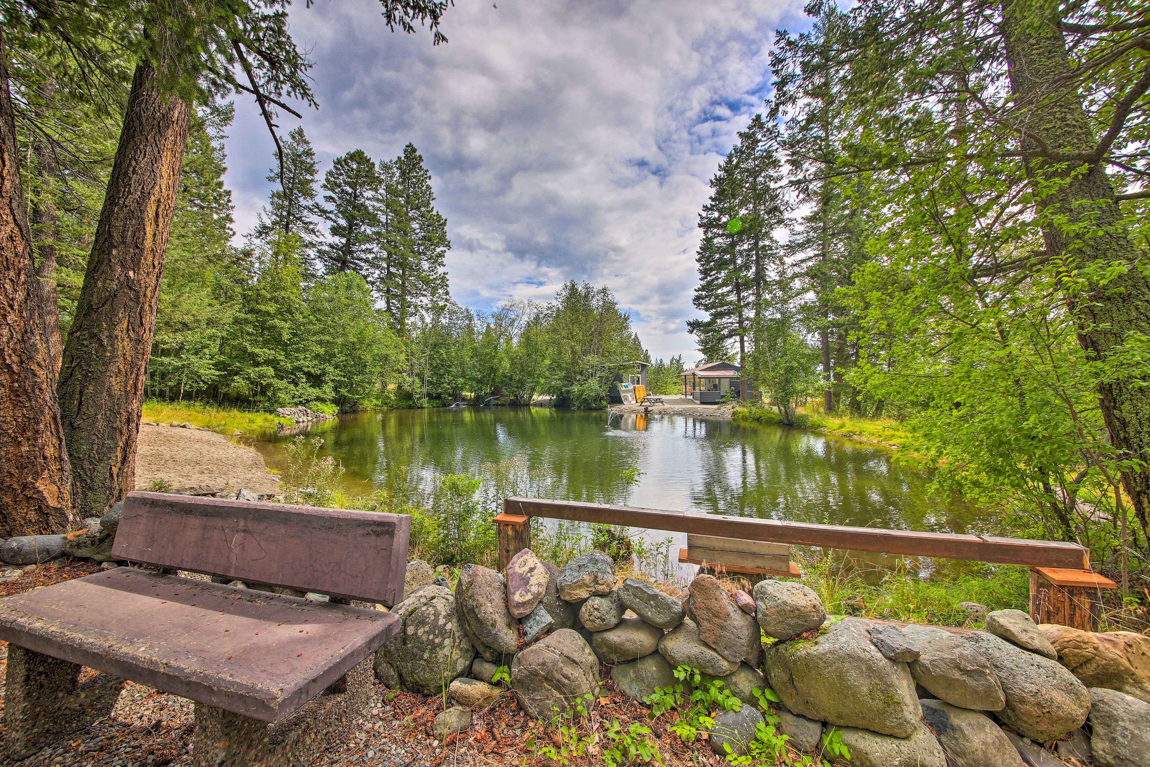 Wilderness Glamping: Eureka Cottage Home w/ Hot Tub!