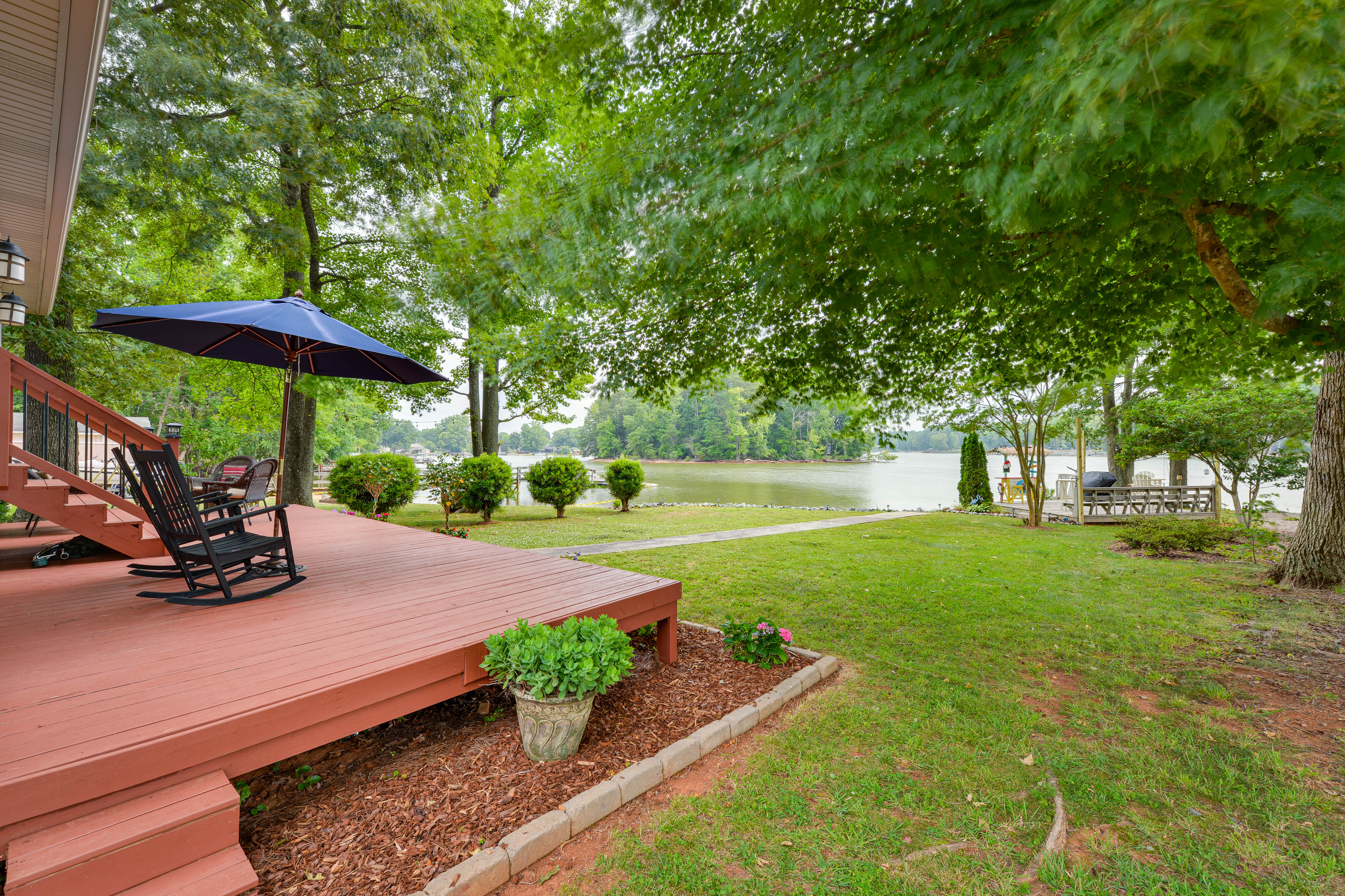 Property Image 1 - Lakefront Lexington Vacation Rental w/ Dock!