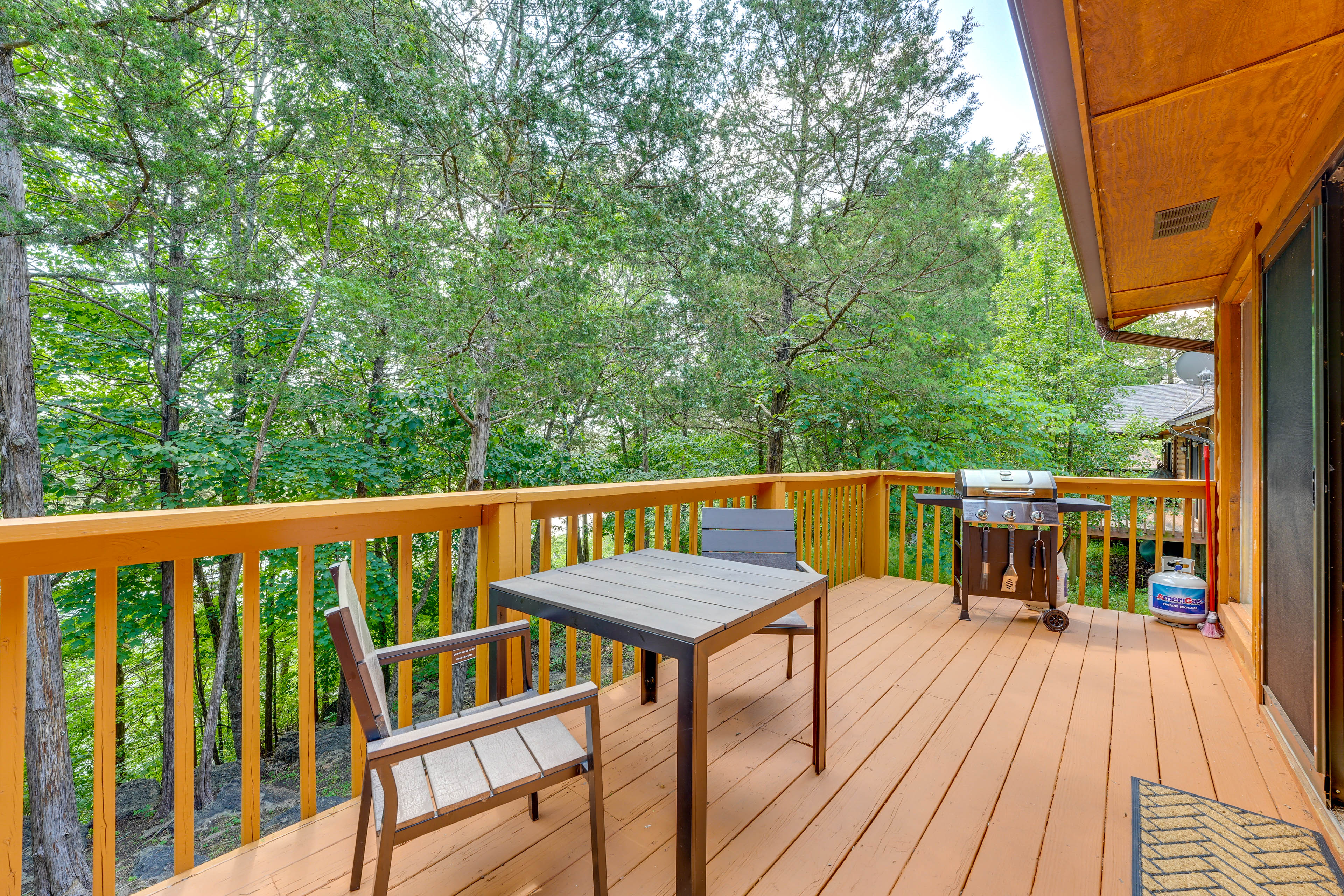 Property Image 2 - Cozy Table Rock Lake Vacation Rental w/ Deck