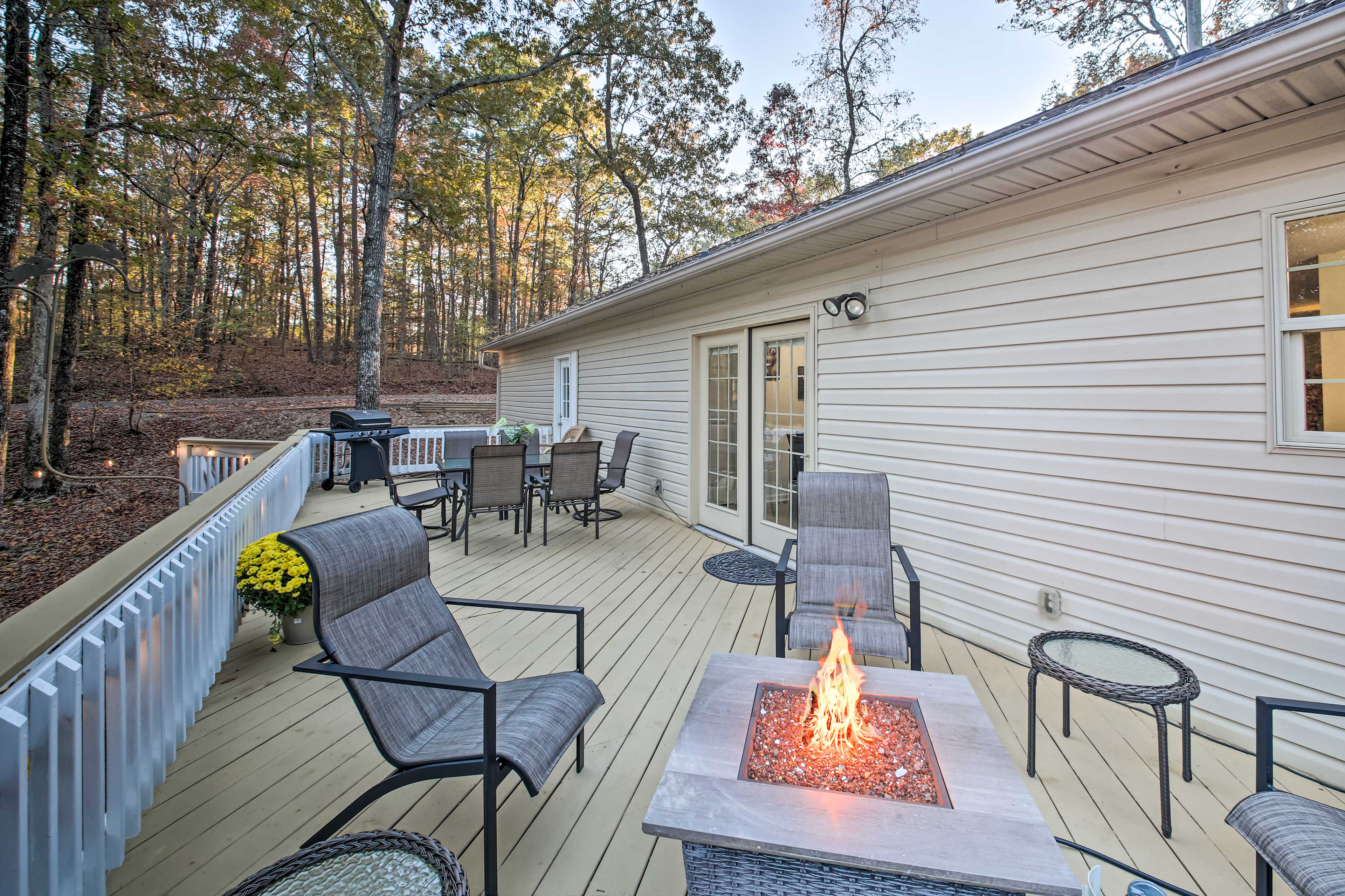 Property Image 2 - Tranquil Hot Springs Retreat w/ Fire Pit & Grill!