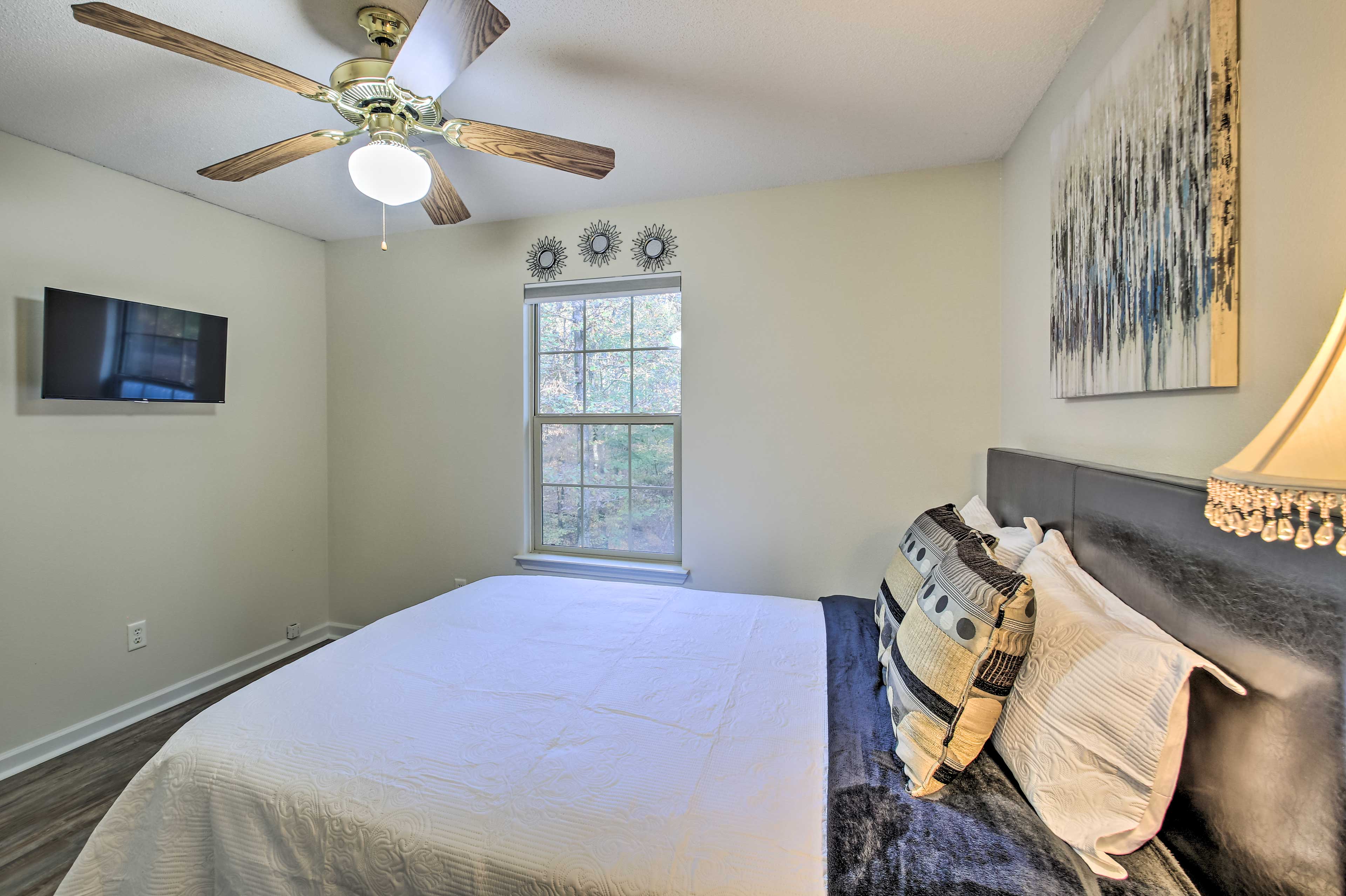 Fire Pit & Grill: Tranquil Retreat in Hot Springs