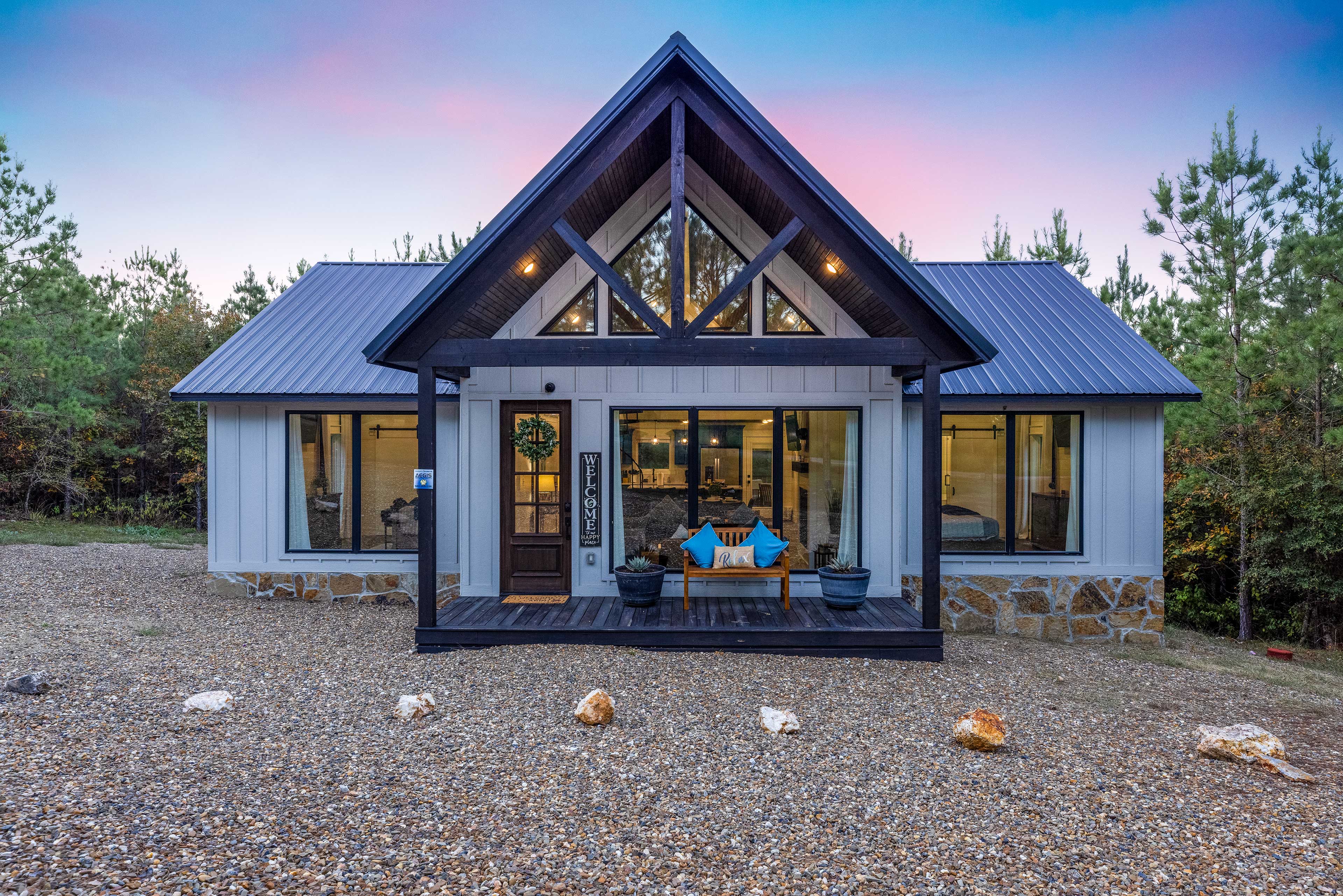 Property Image 1 - ’Painted Sky’ Modern Broken Bow Cabin w/ Hot Tub!