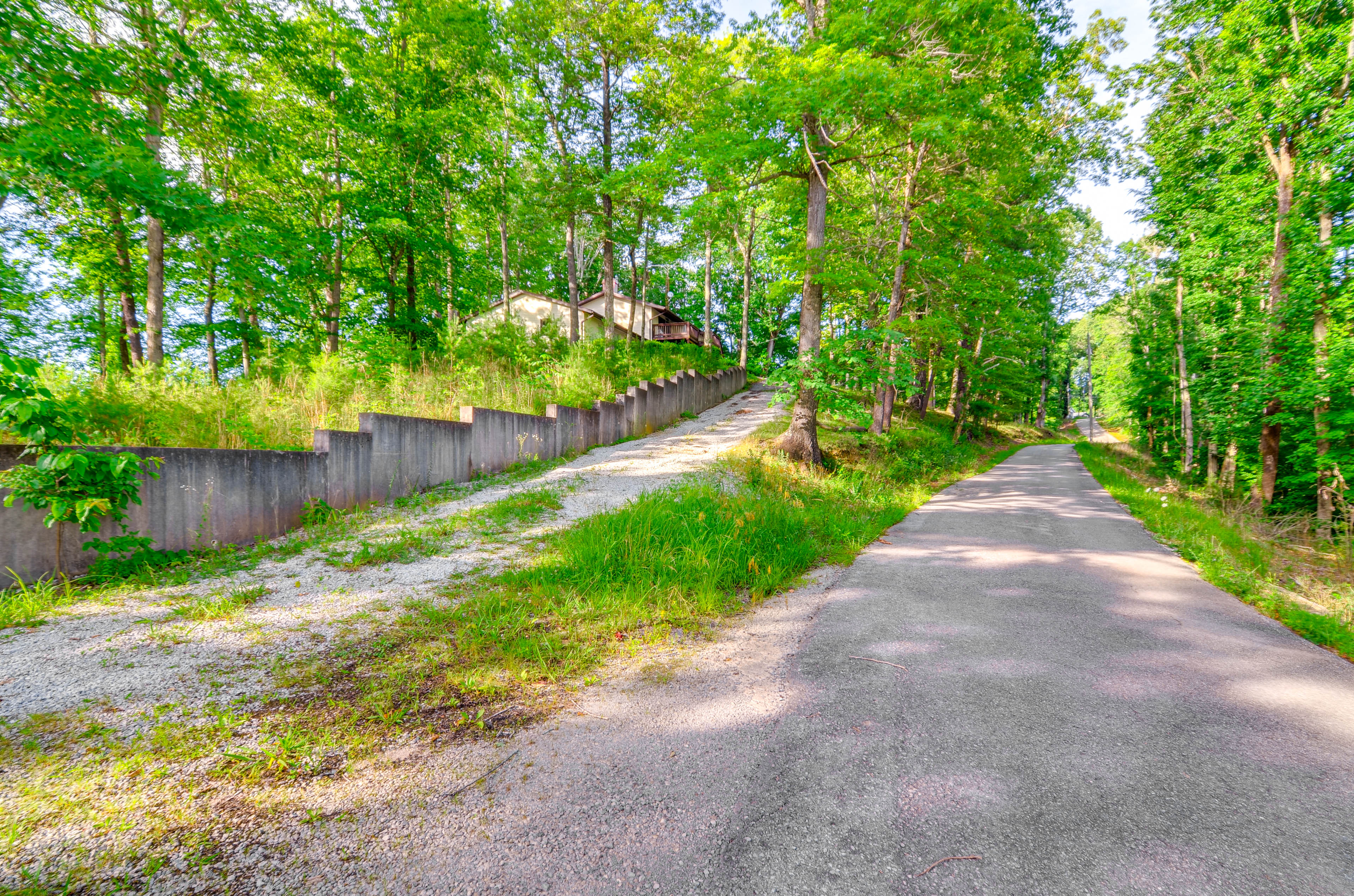 Property Image 2 - Lake Cumberland Home 1/2 Mi to Beaver Creek Marina