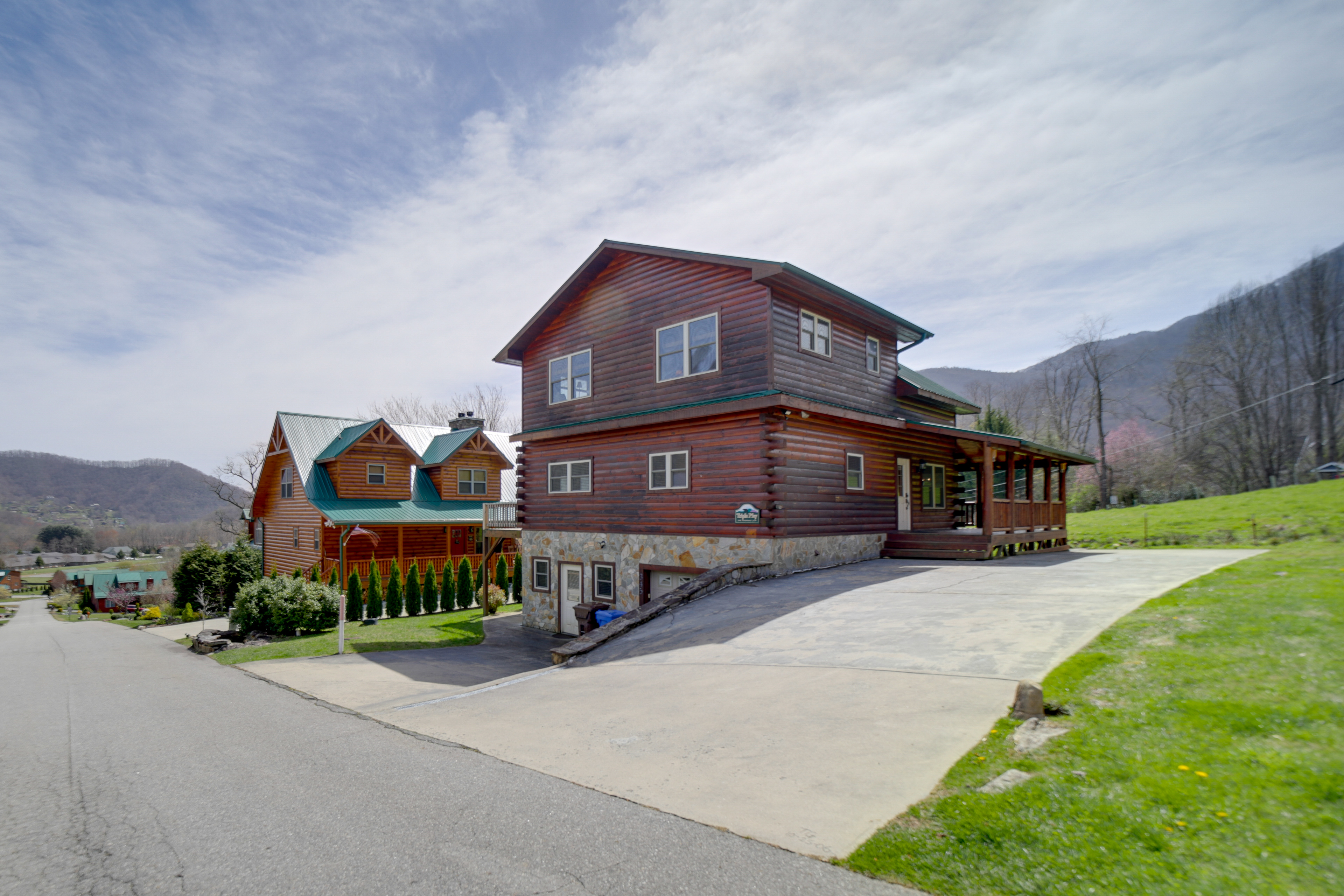 Property Image 1 - Maggie Valley Cabin w/ Private Hot Tub & Game Room