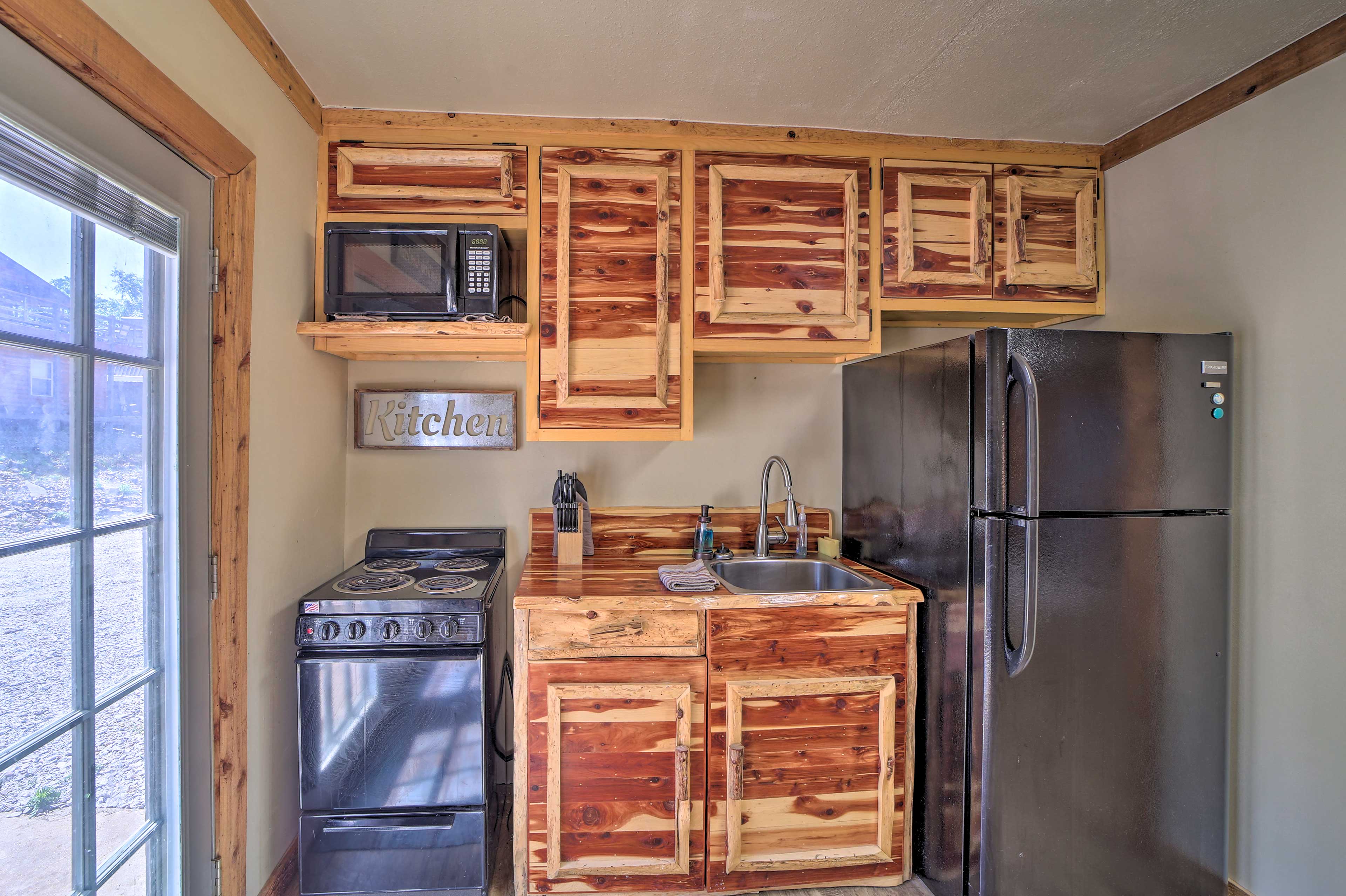 Cozy Vian Cabin 1 Mi to Tenkiller State Park Home Rental in Vian