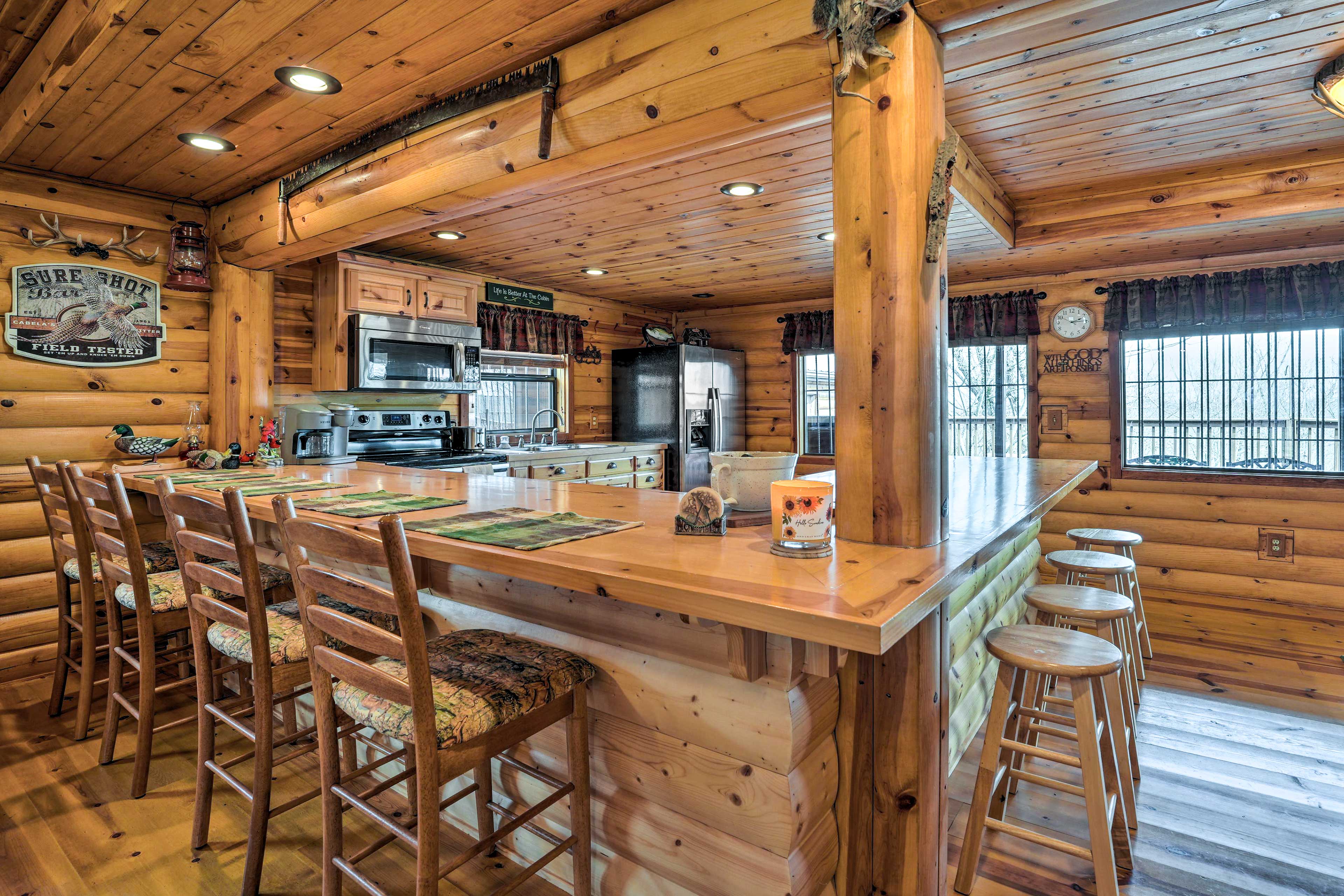 Rustic Cabin in Roaring River State Park!