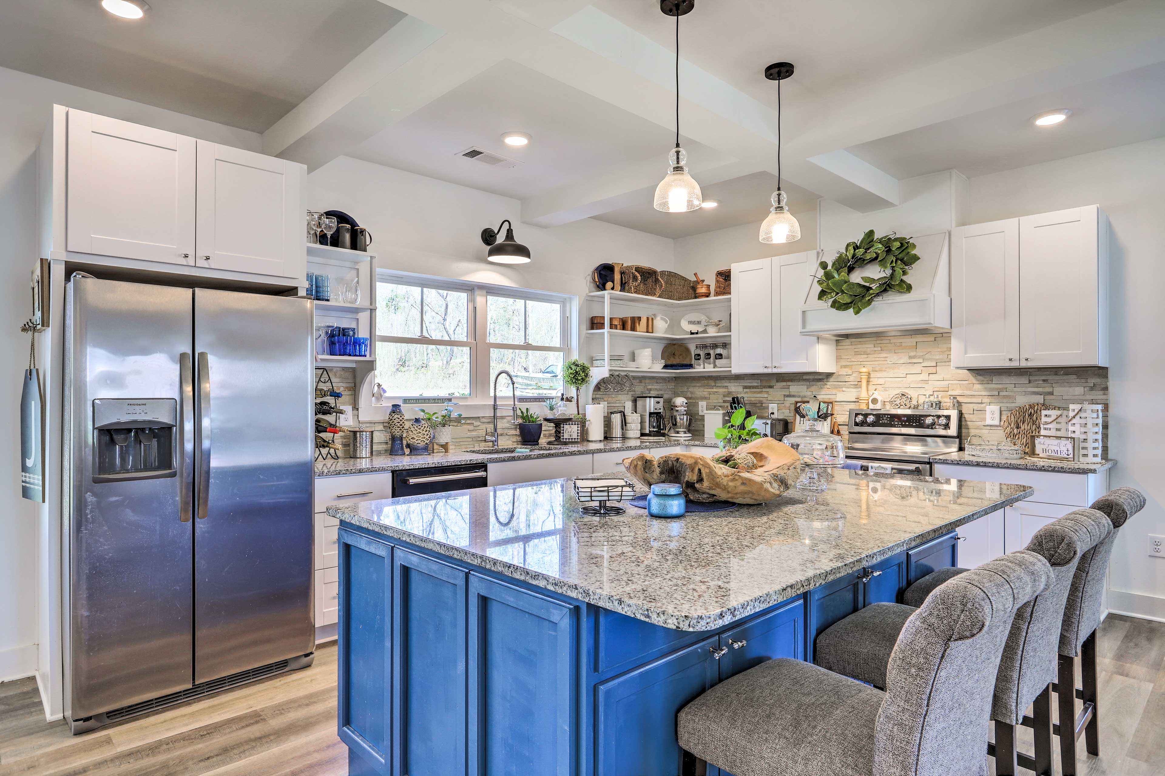 Eatonton Vacation Rental on Lake Sinclair! Home Rental in Milledgeville