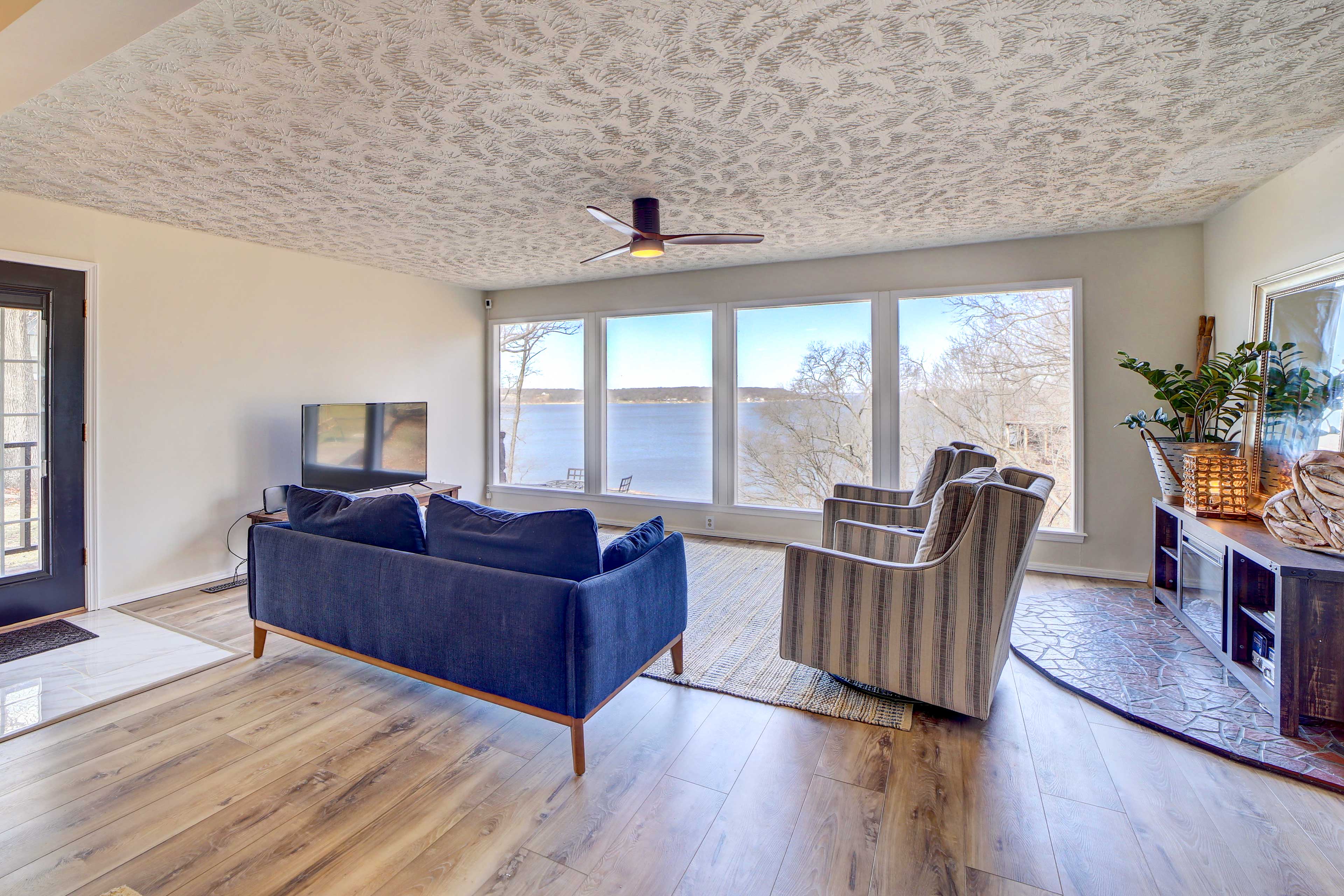 Quiet Locust Grove Getaway on Lake Hudson! Home Rental in Locust Grove