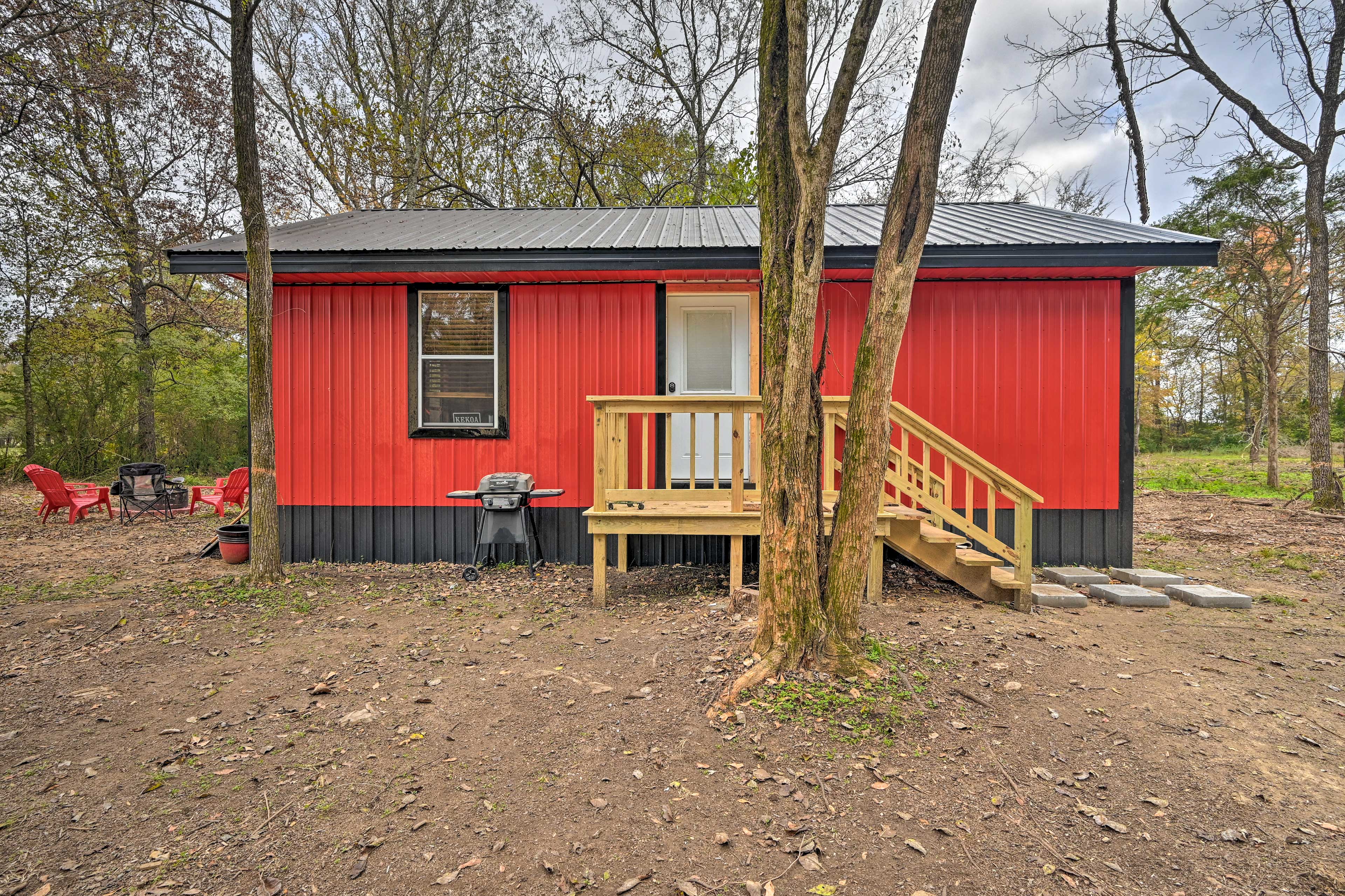 Cozy Broken Bow Cabin, Walk to the Lukfata Creek!