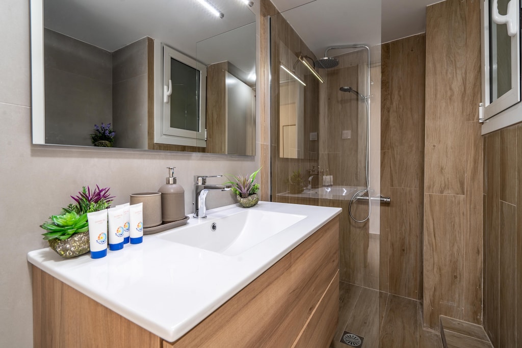 Fully and tastefully renovated bathroom.