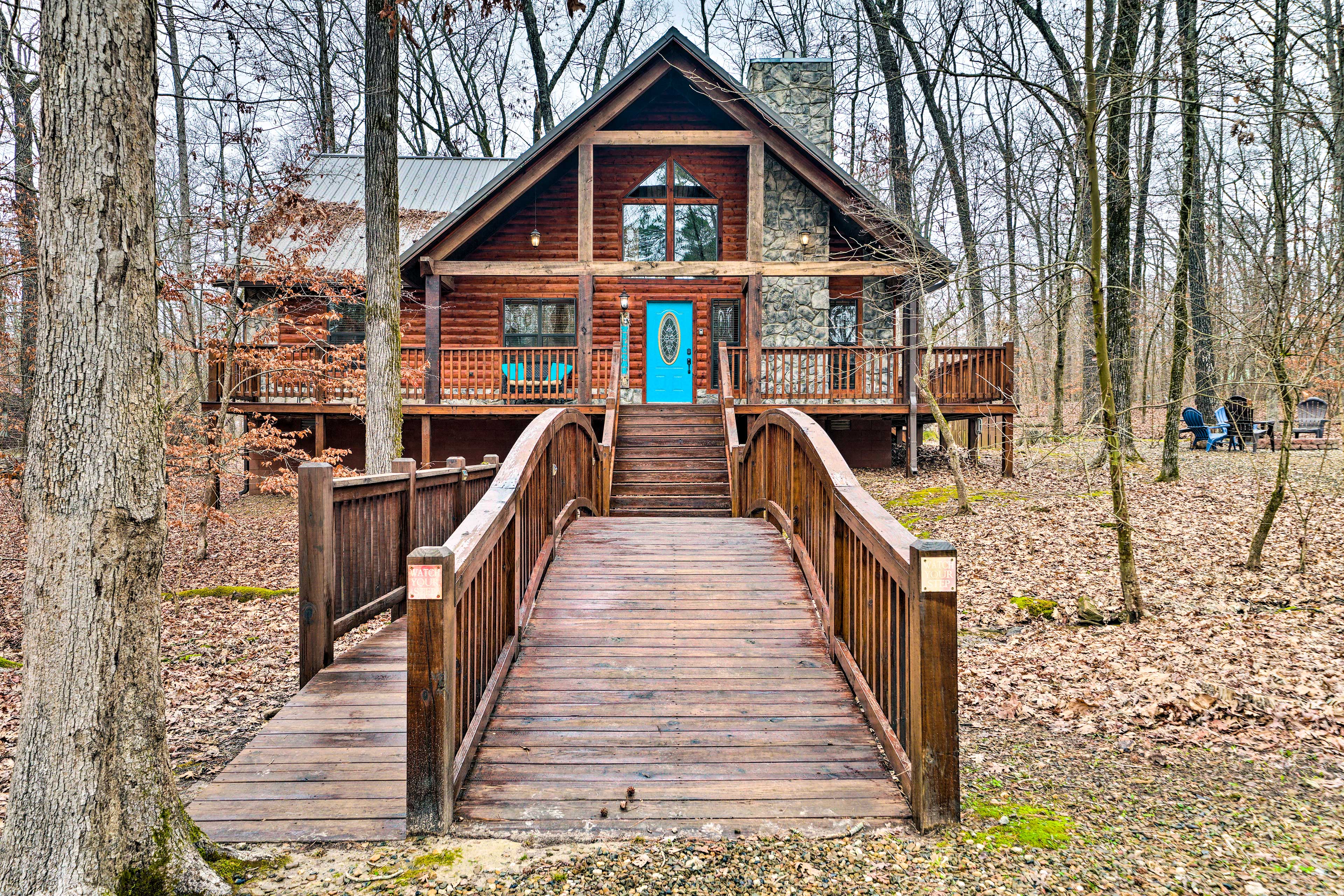 Property Image 1 - Pet-Friendly Broken Bow Cabin with Hot Tub!