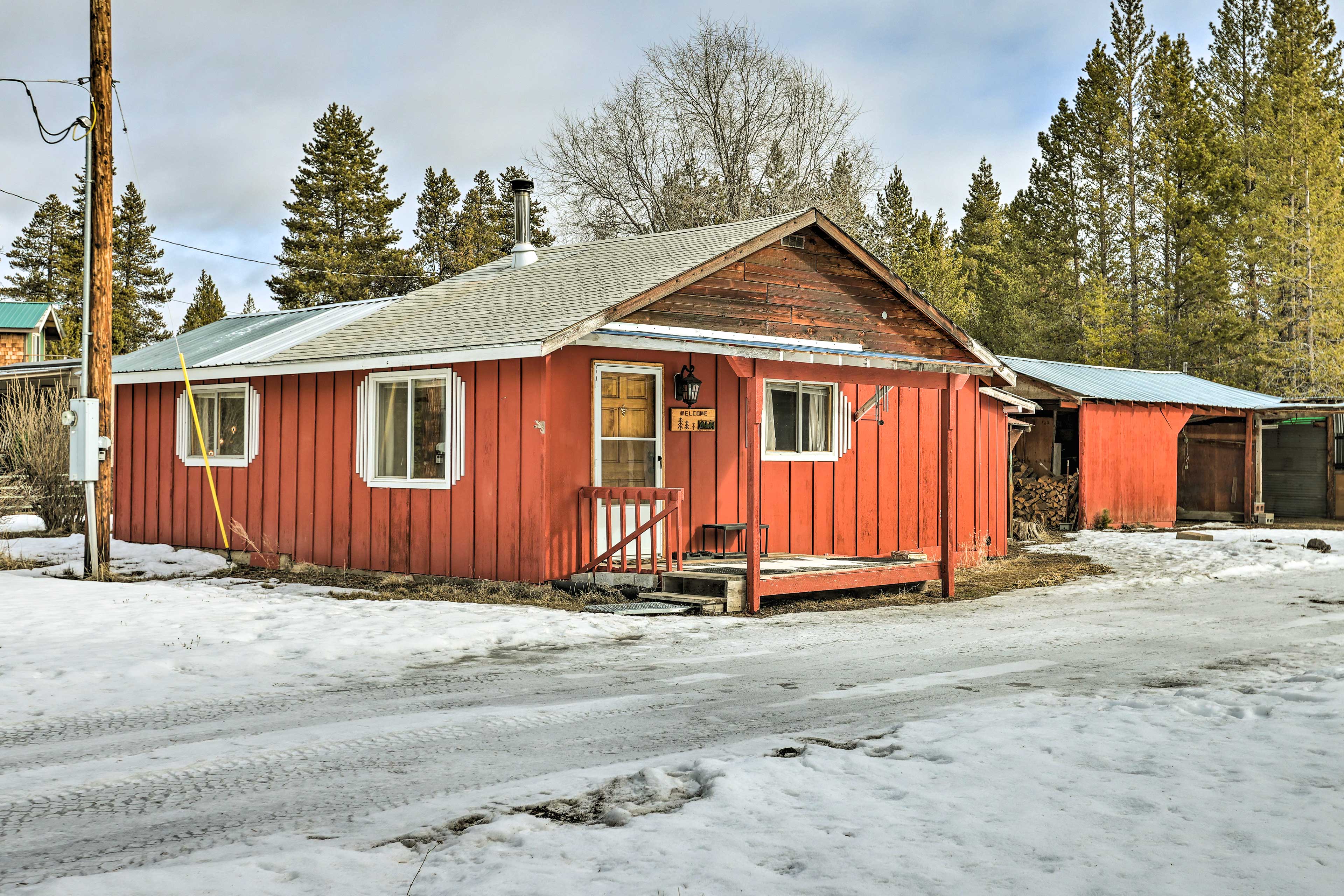 Private La Pine Cabin Rental: 30 Mi to Bend!