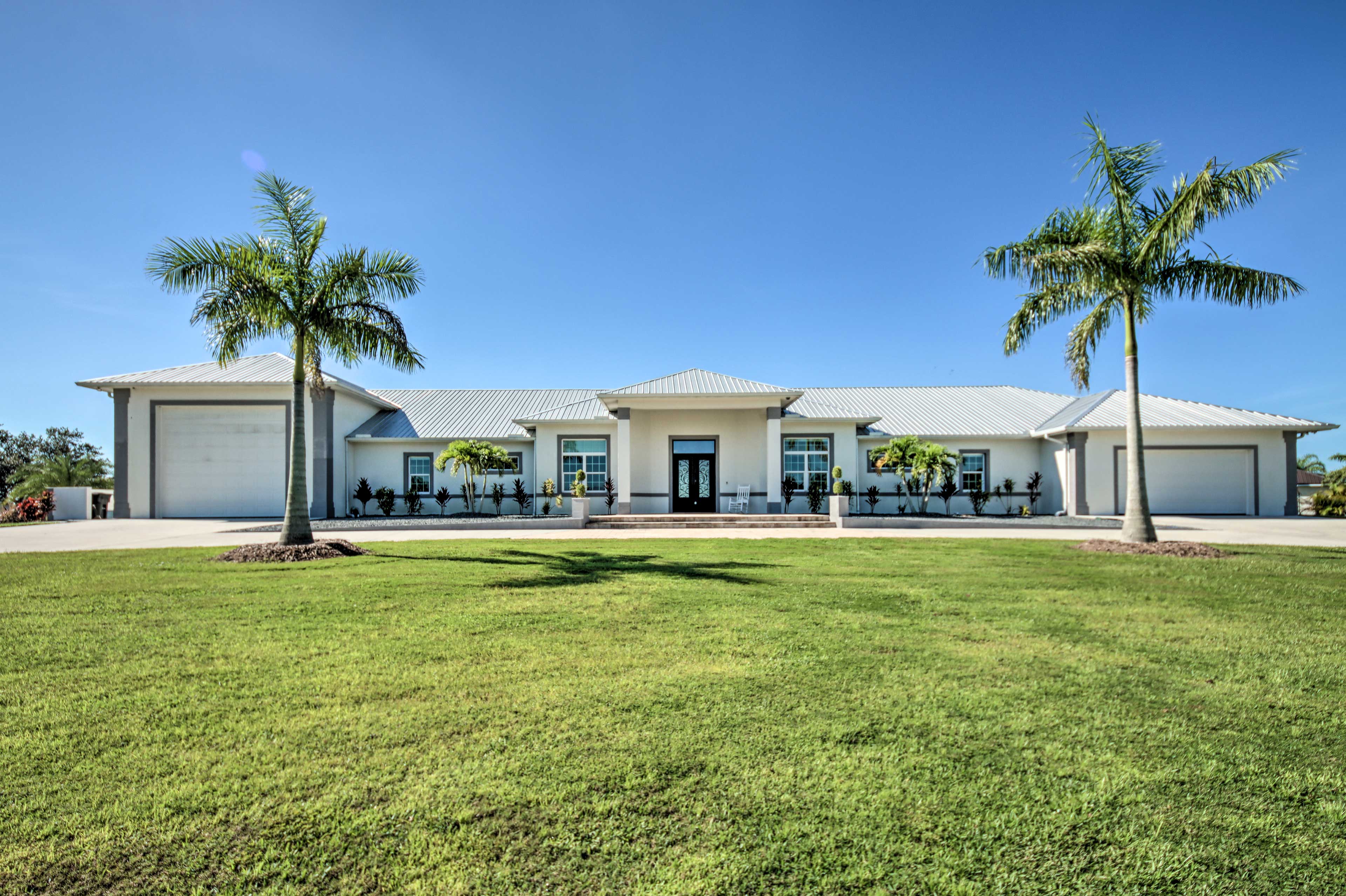 Property Image 2 - Sprawling Fort Denaud Paradise: Pool, Hot Tub