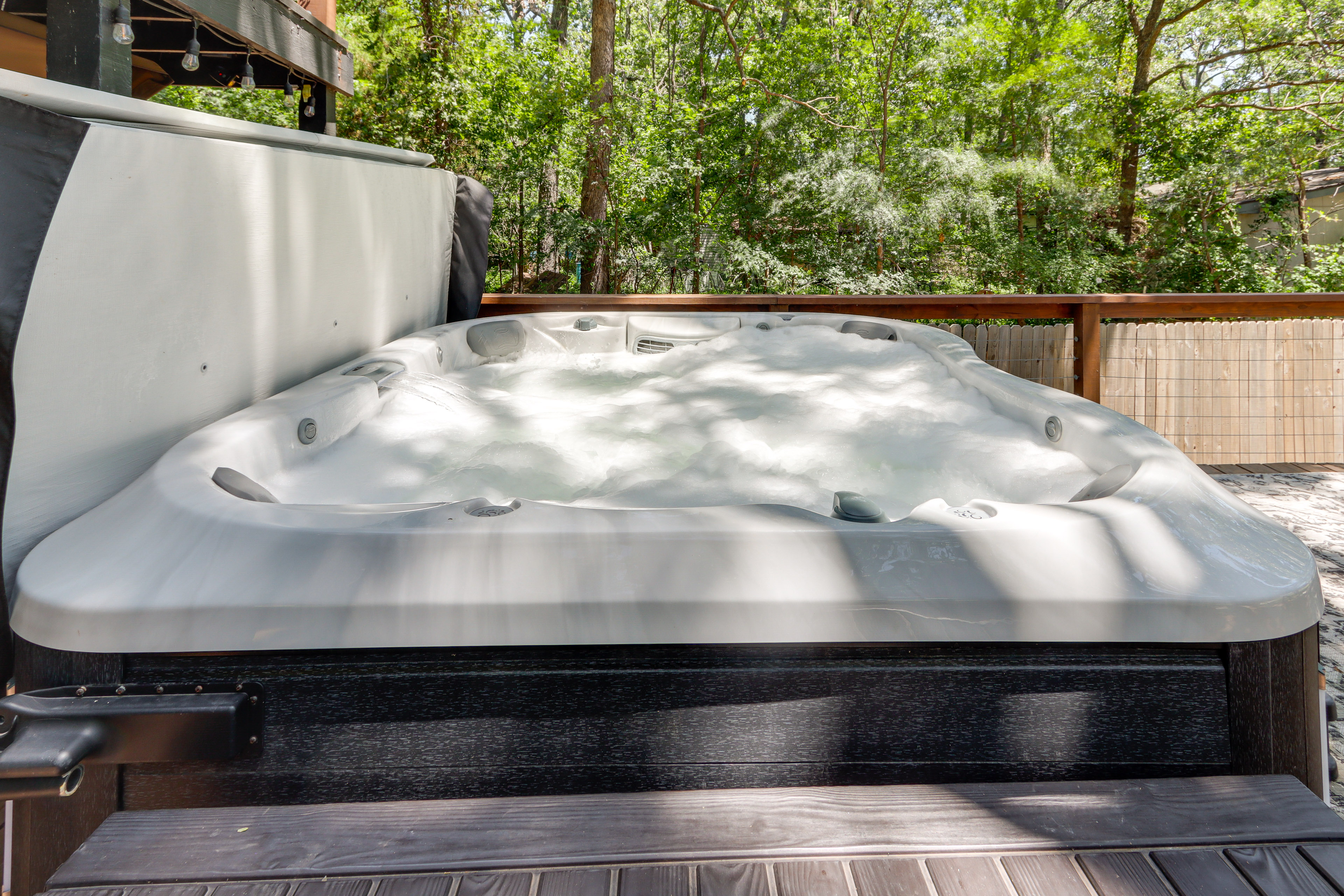 Furnished Deck + Lake Access: Fairland Log Cabin