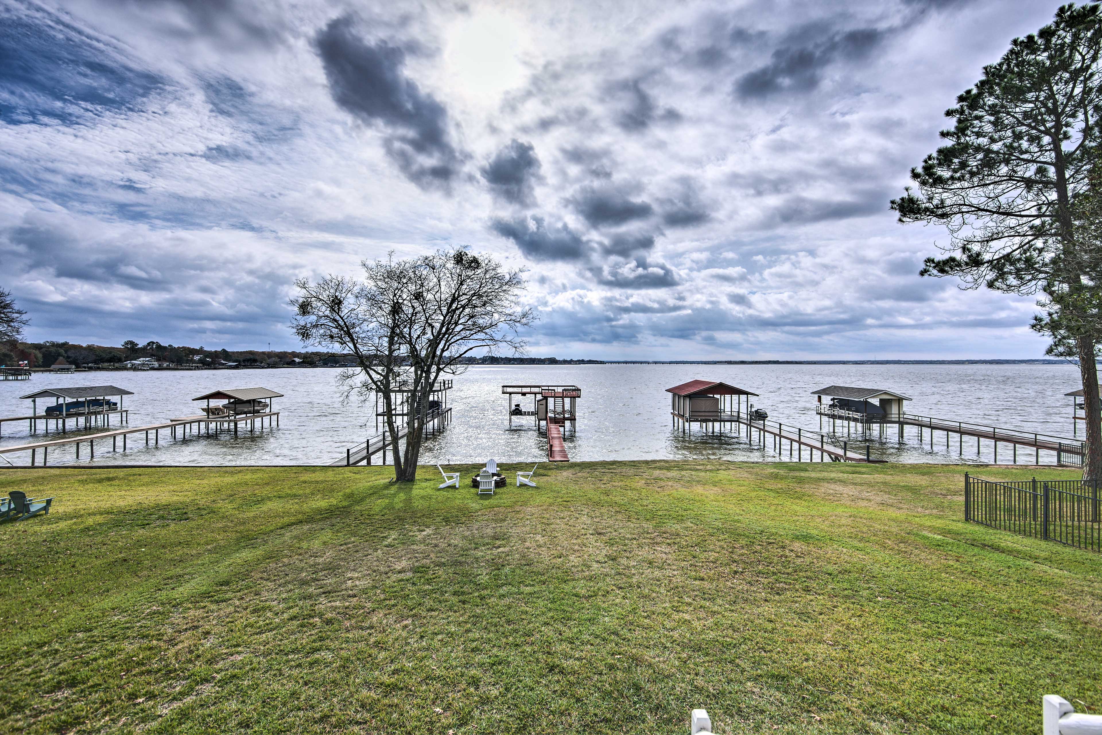 Gun Barrel City Home w/ Private Deck & Fire Pit