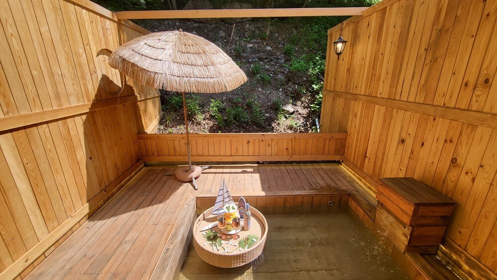 Property Image 1 - 1 Hinoki Spa (Outdoor Spa/2 Rooms/2 Toilets)