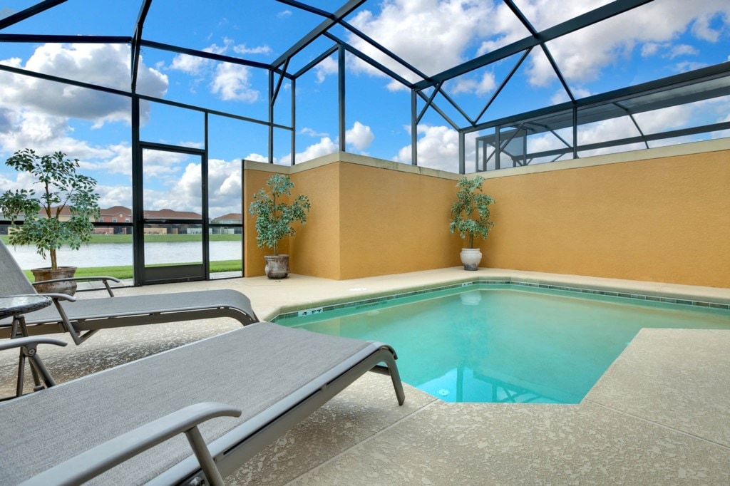 Property Image 2 - 4 Bedrooms / 3 Bathrooms / Paradise Palms (8881 CP)