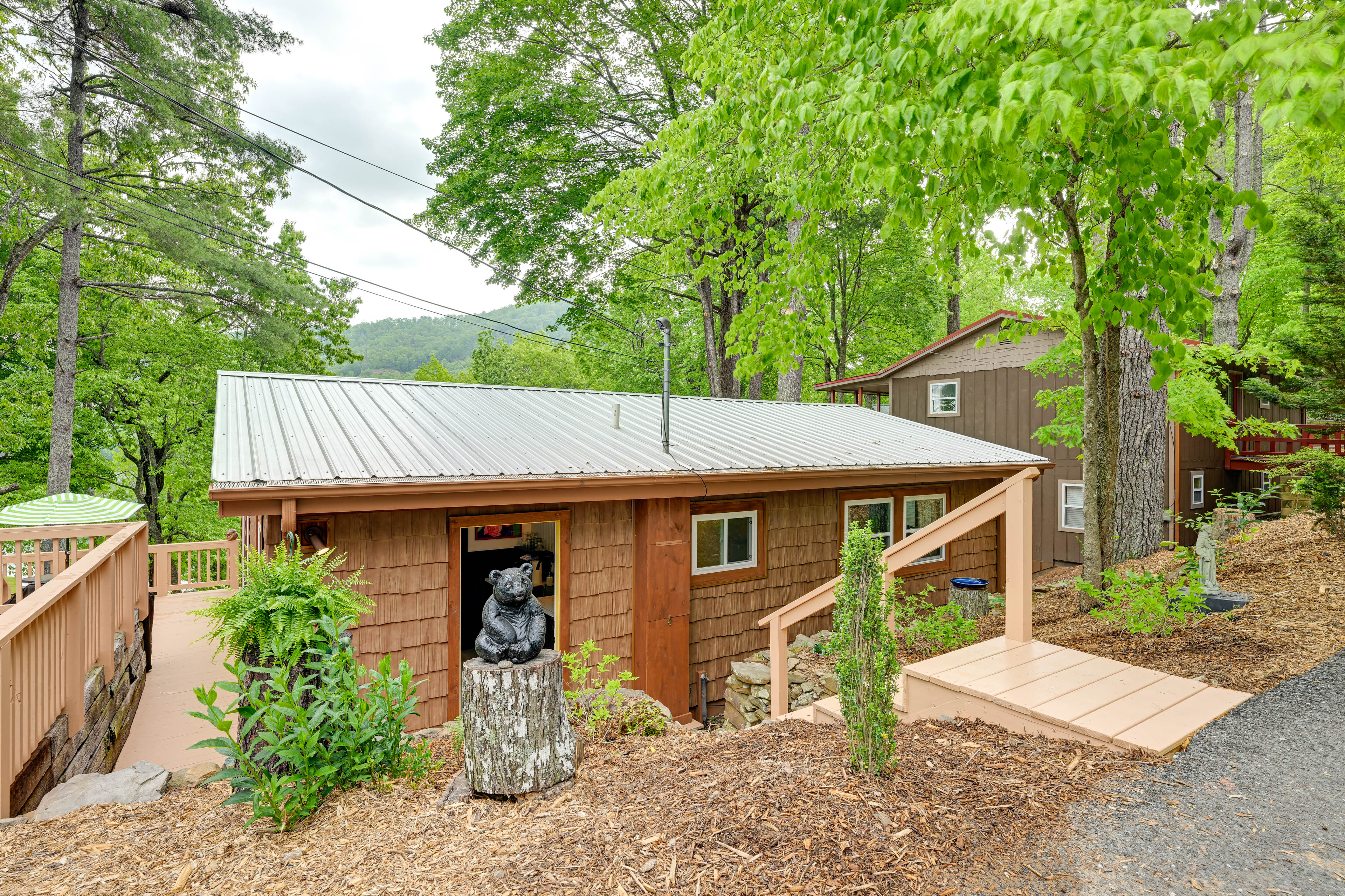 Property Image 2 - Modern ’Little Bear Cottage’ At Santeetlah Lake!