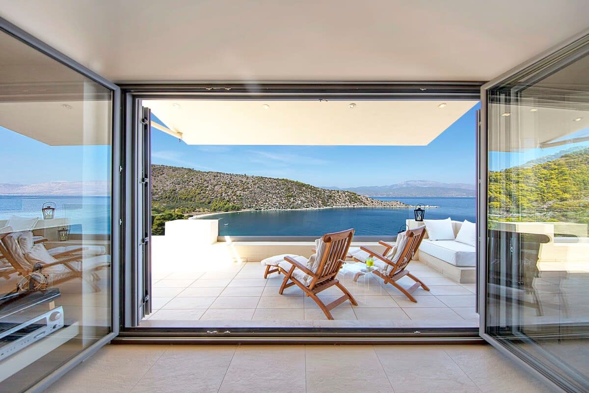 Property Image 1 - Sealicious Crystal Retreat - The Ultimate Getaway