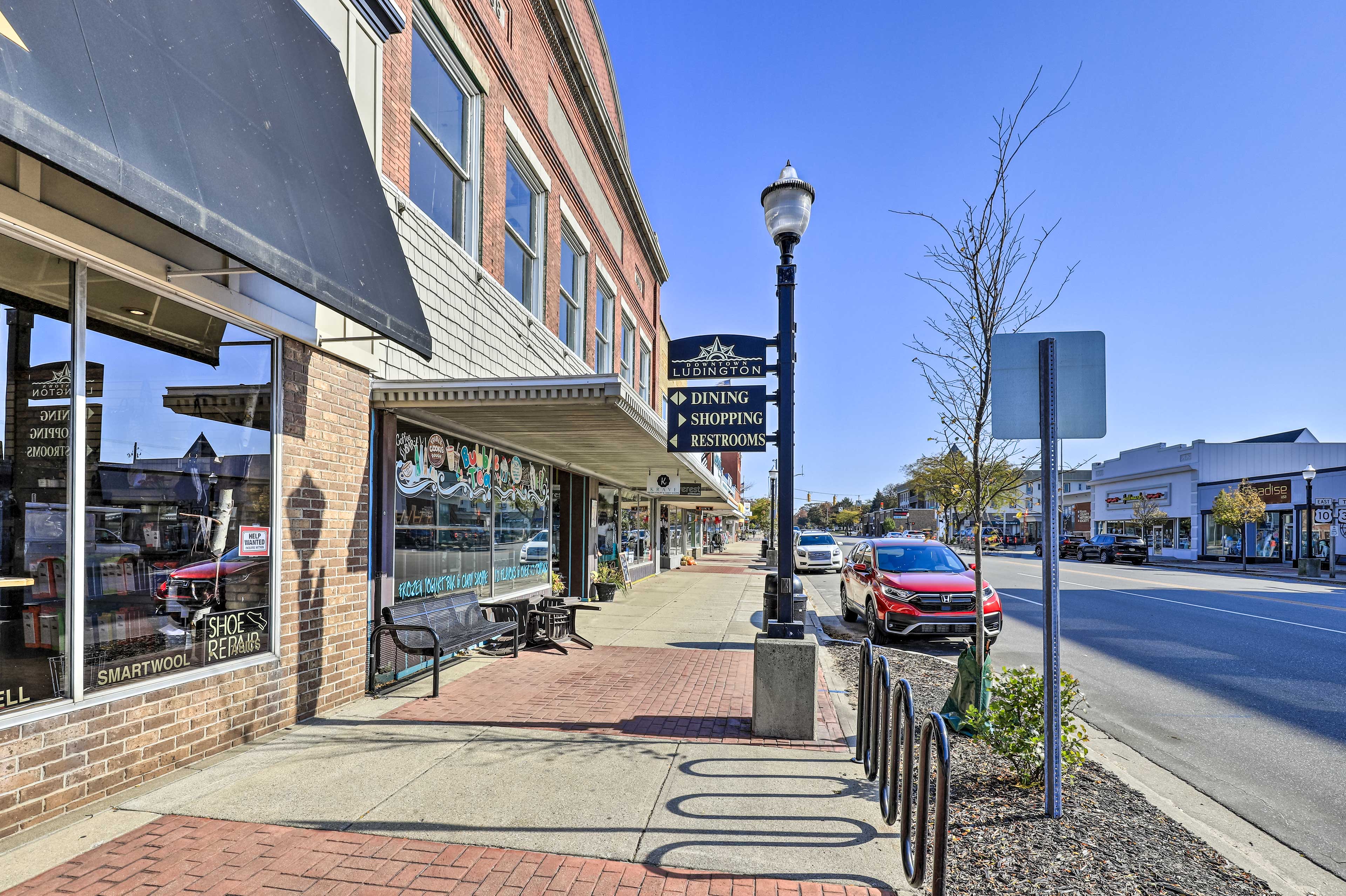 Property Image 2 - Dtwn Ludington Condo: Balcony, Walk To Beach!